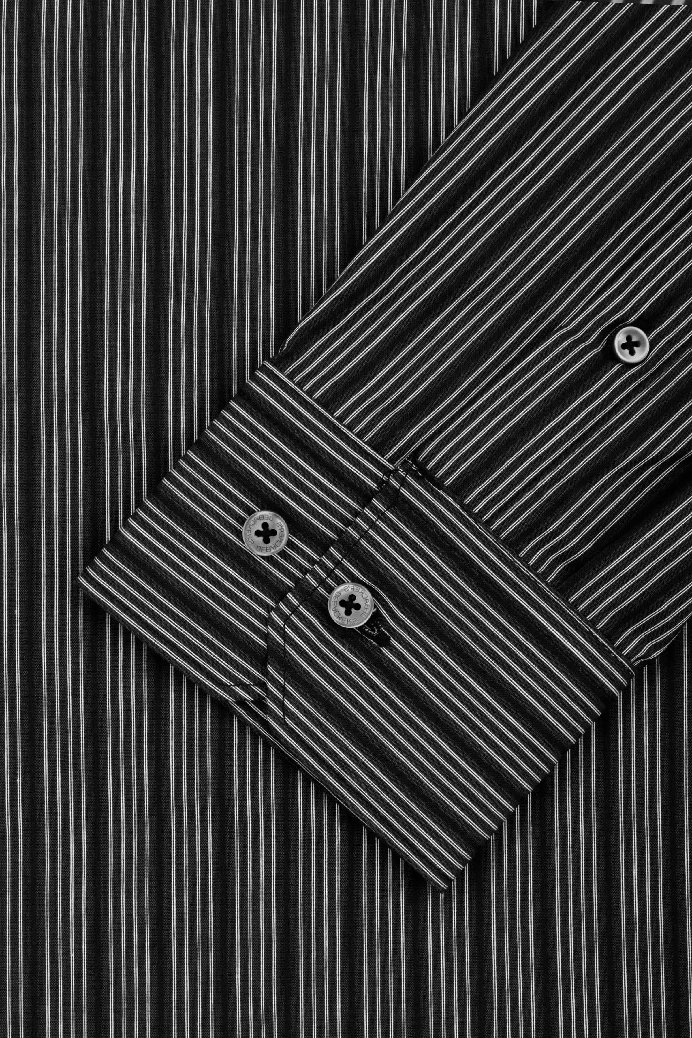 قميص سمارت كاجوال مقلم بالأبيض والأسود