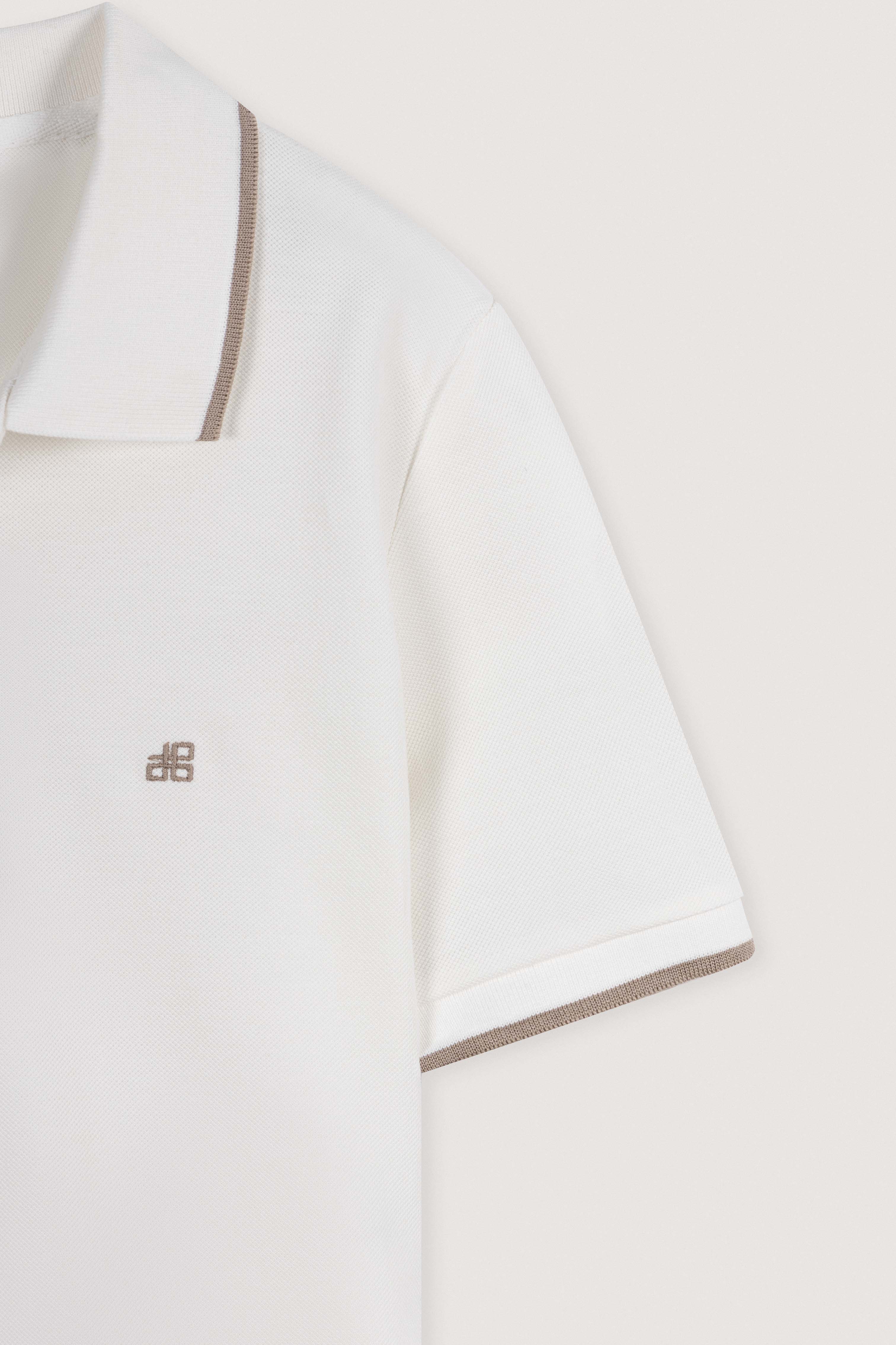 بولو أوف وايت v-neck بيكا