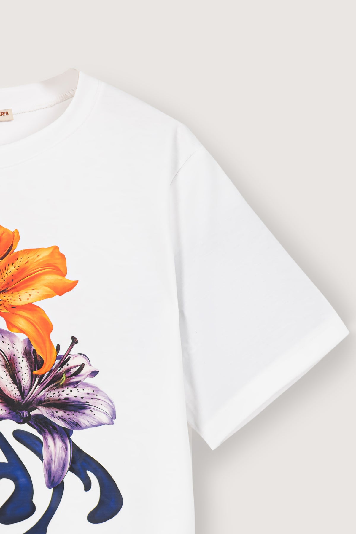 White Long Back T-shirt - De Backers - 2