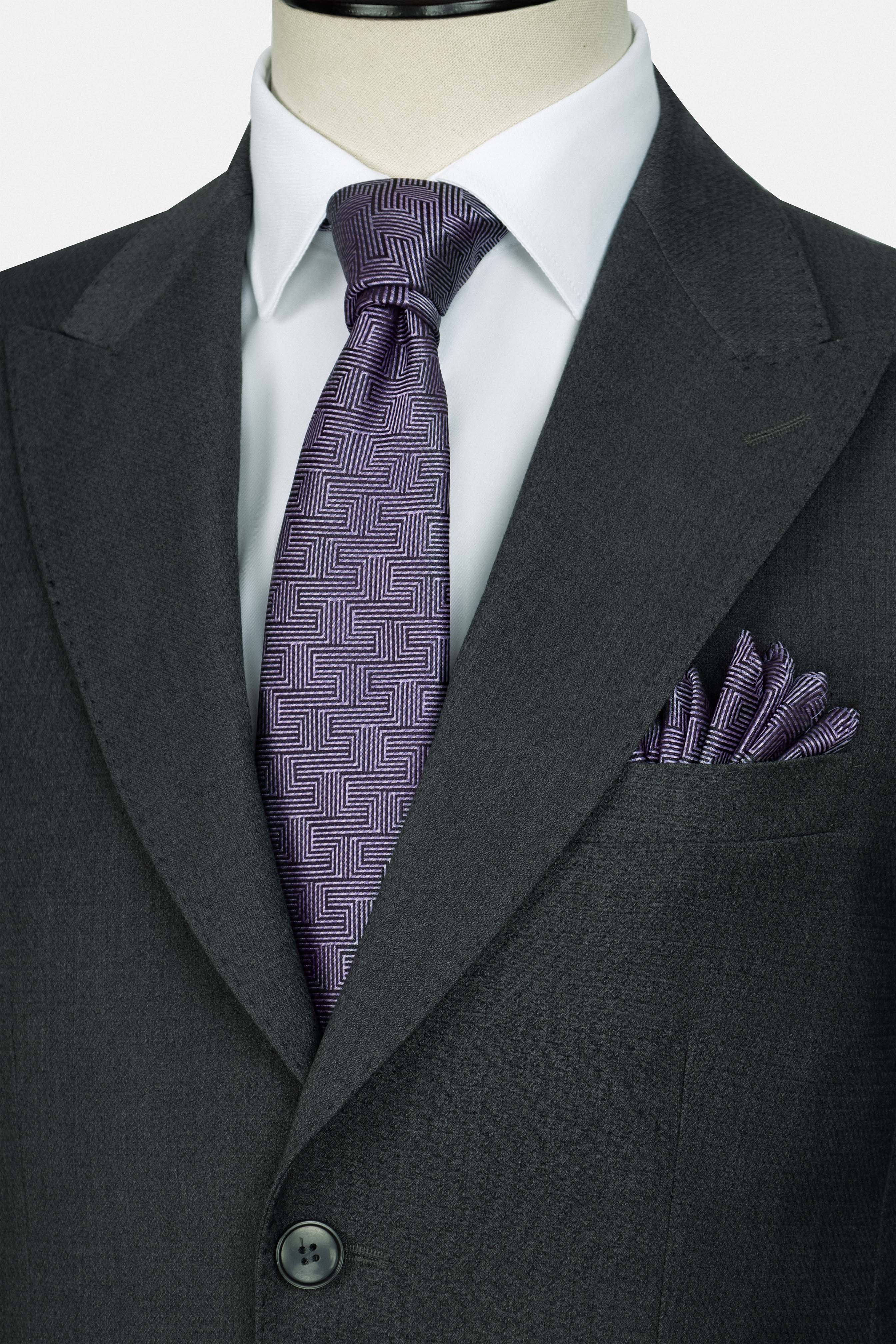 بدلة لون رمادي غامق