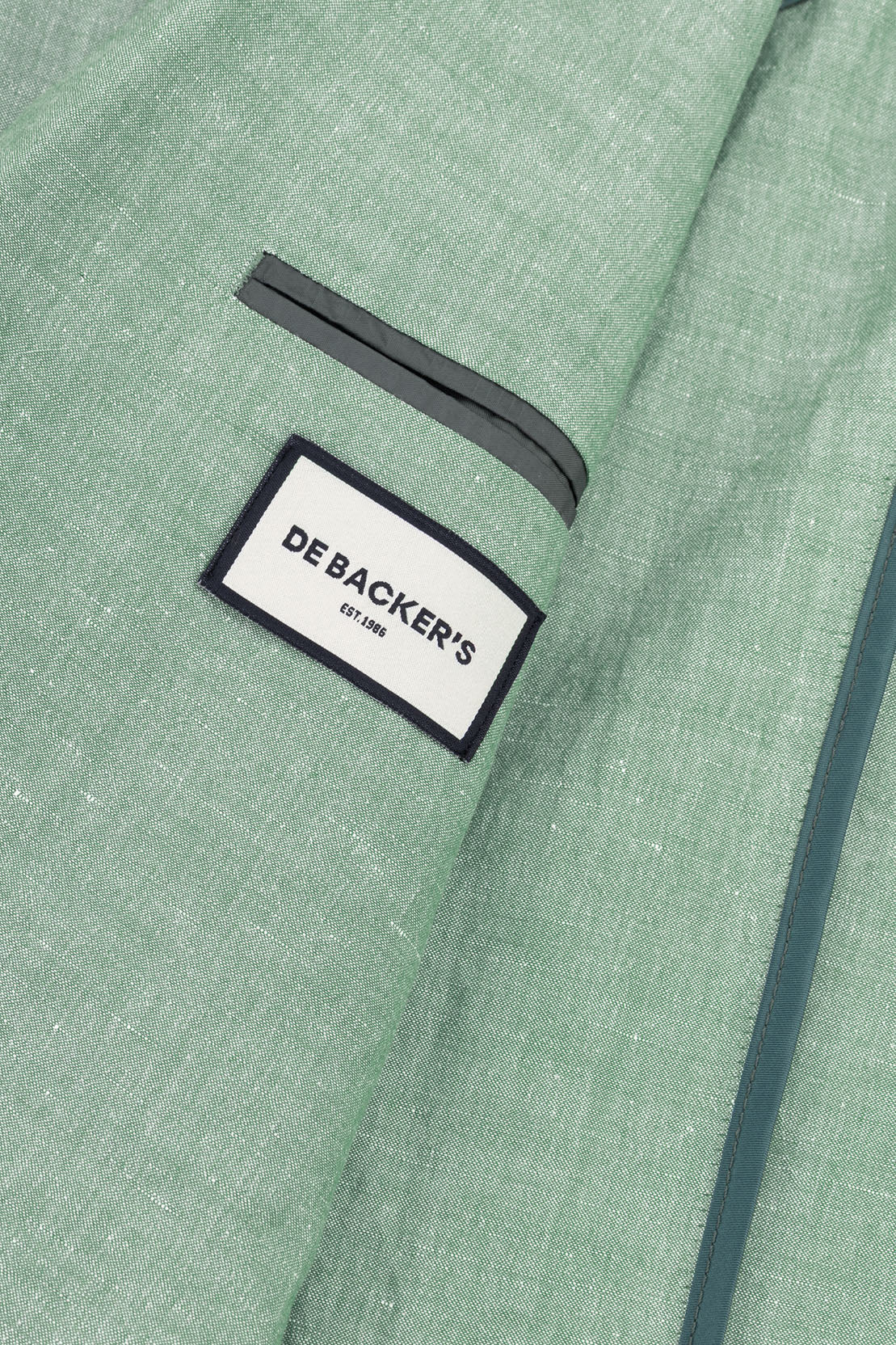 بليزر كاجوال باللون الأخضر الفاتح