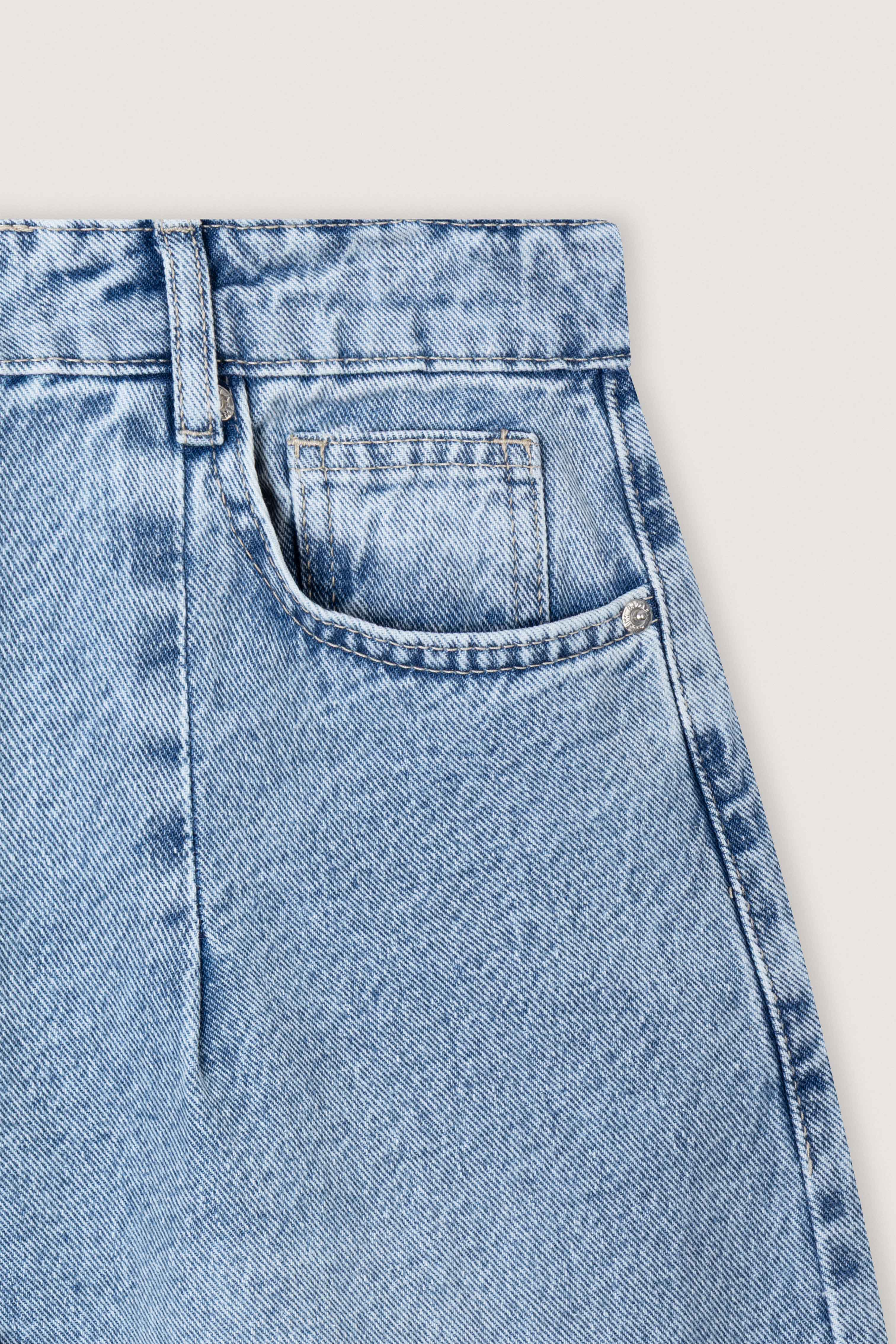 Light Wash Baggy Women's Jeans - De Backers - 3