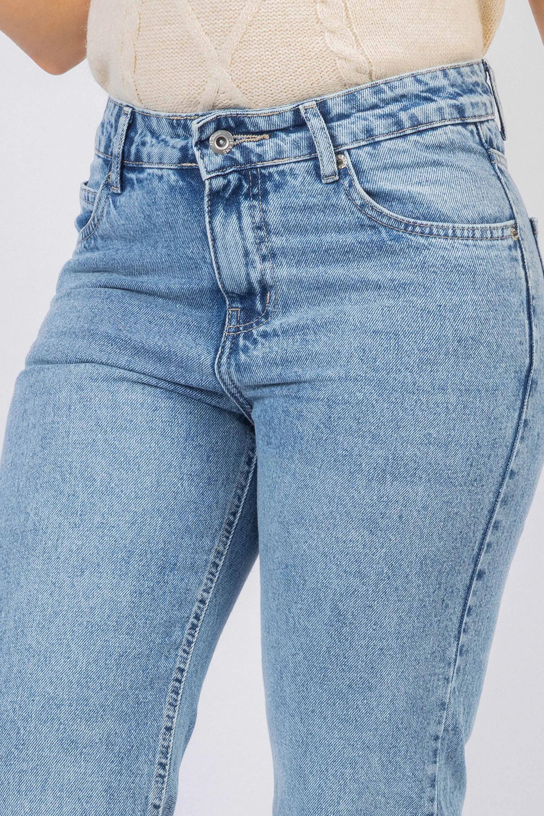 Light Blue wash Straight Jeans