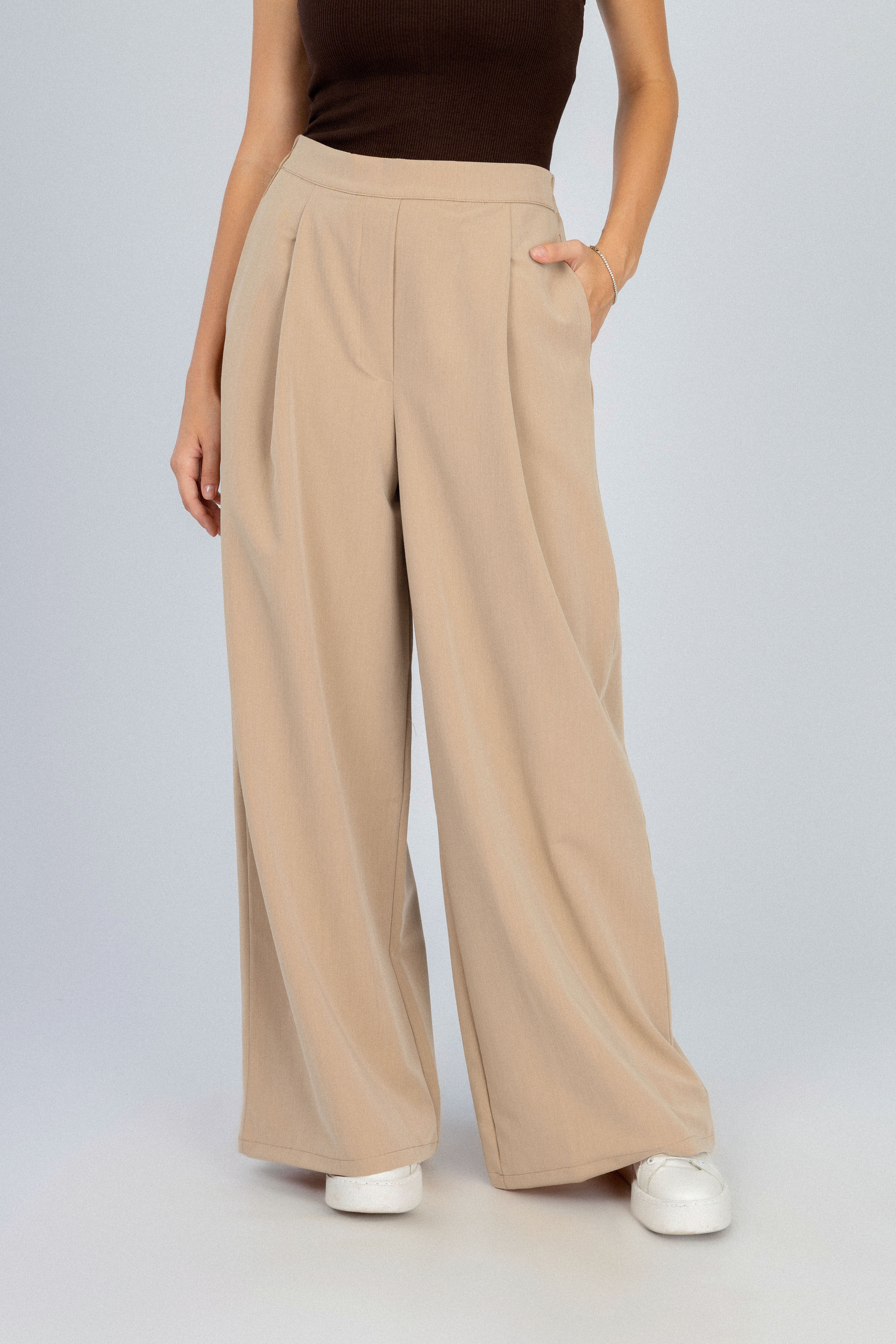 بنطلون نسائي كلاسيكي بيج واسع الساق