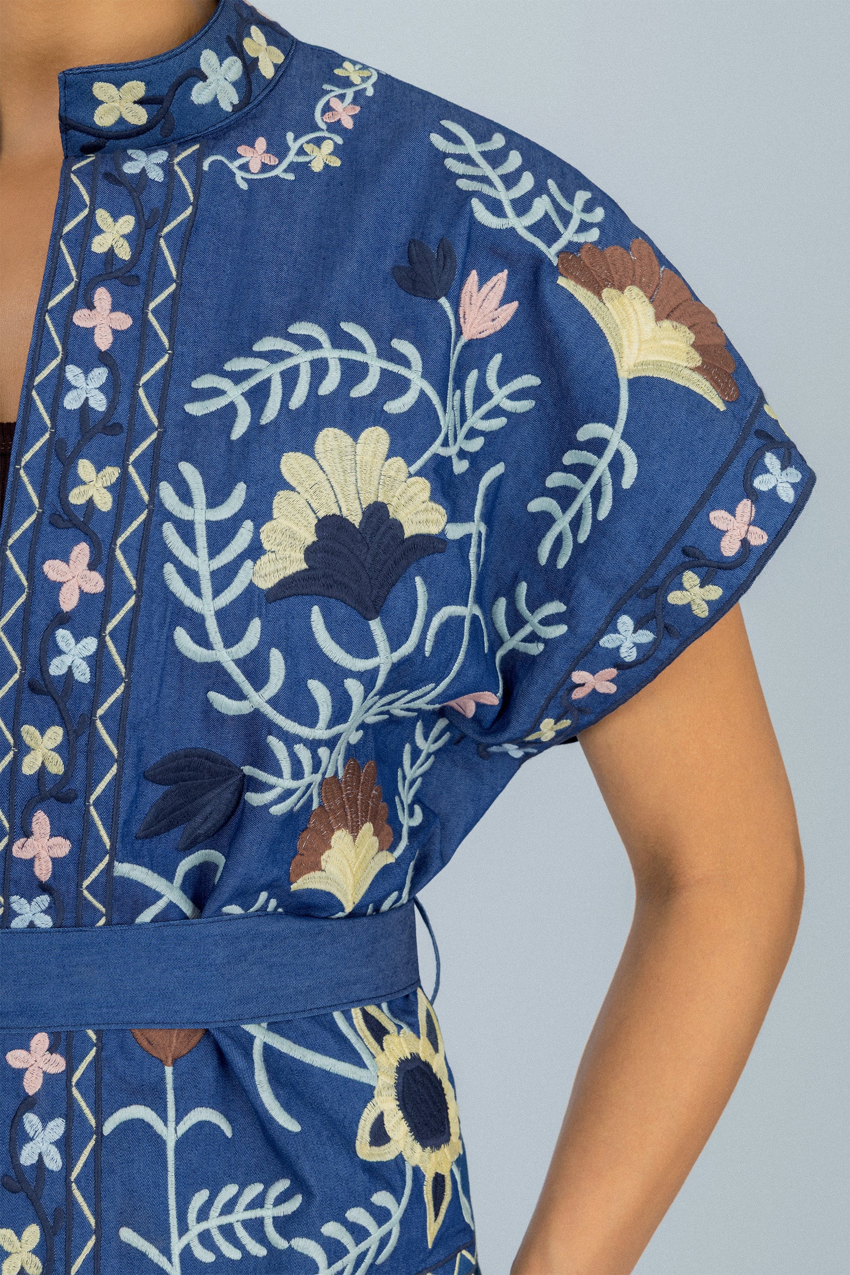 فيست حريمي مزخرف لون الأزرق