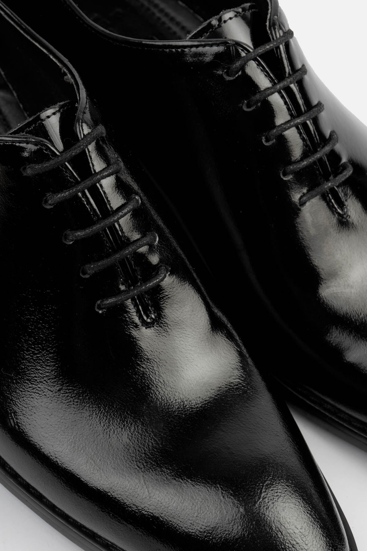 men's leather shoes Egypt - Black Wholecut Oxford Shoes - 3