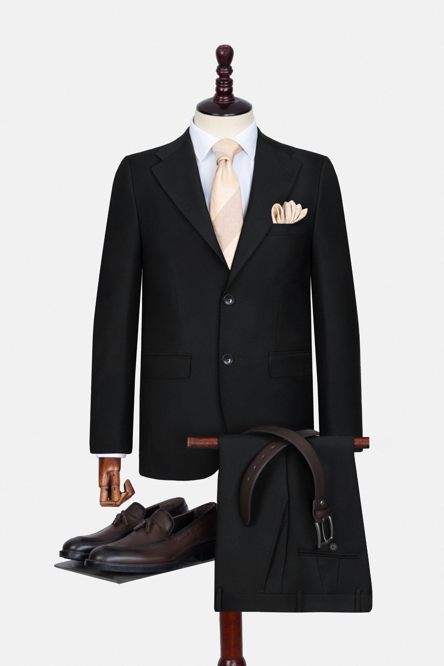 بدلة سوداء من قماش البامبو