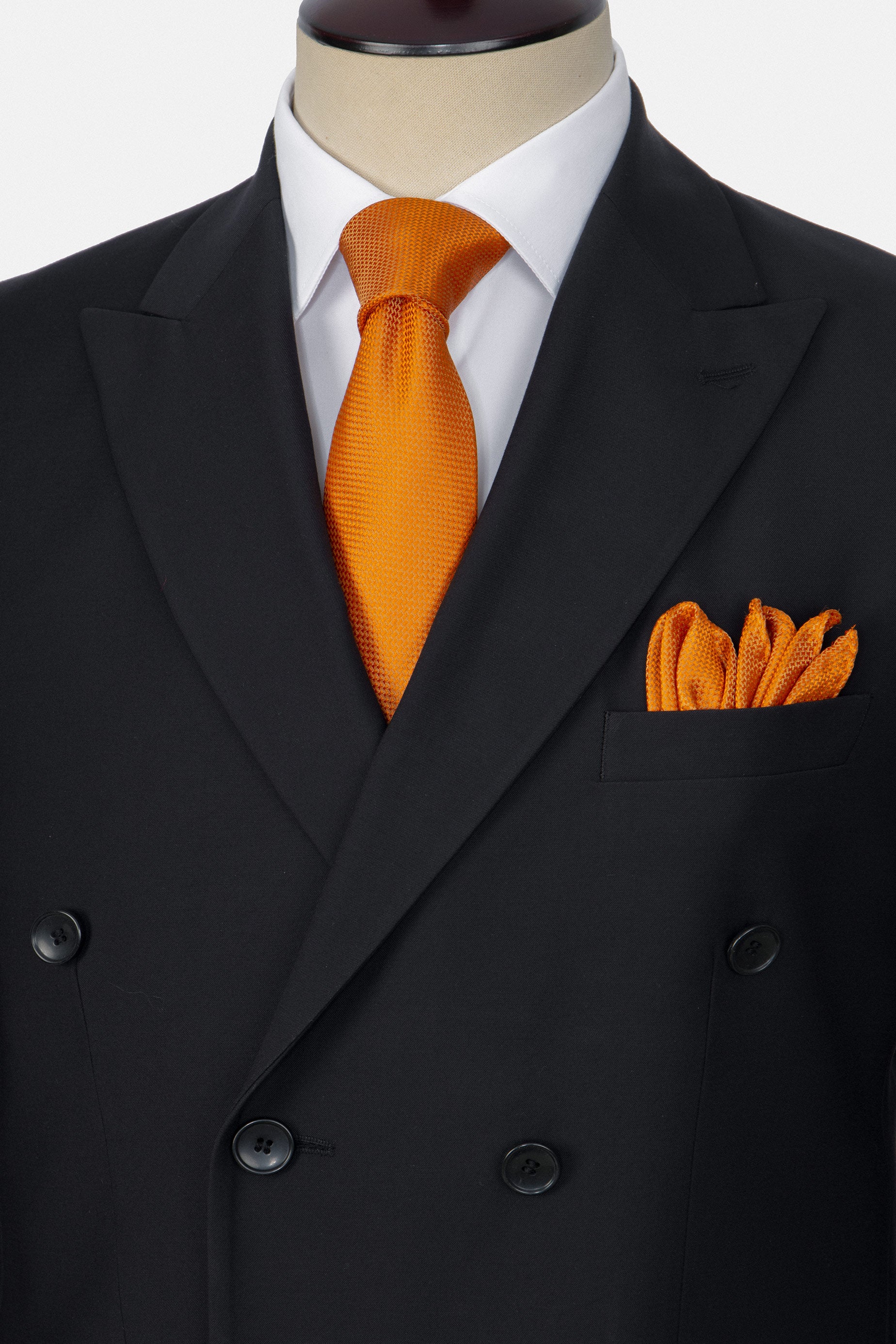 بدلة بامبو باللون الأسود