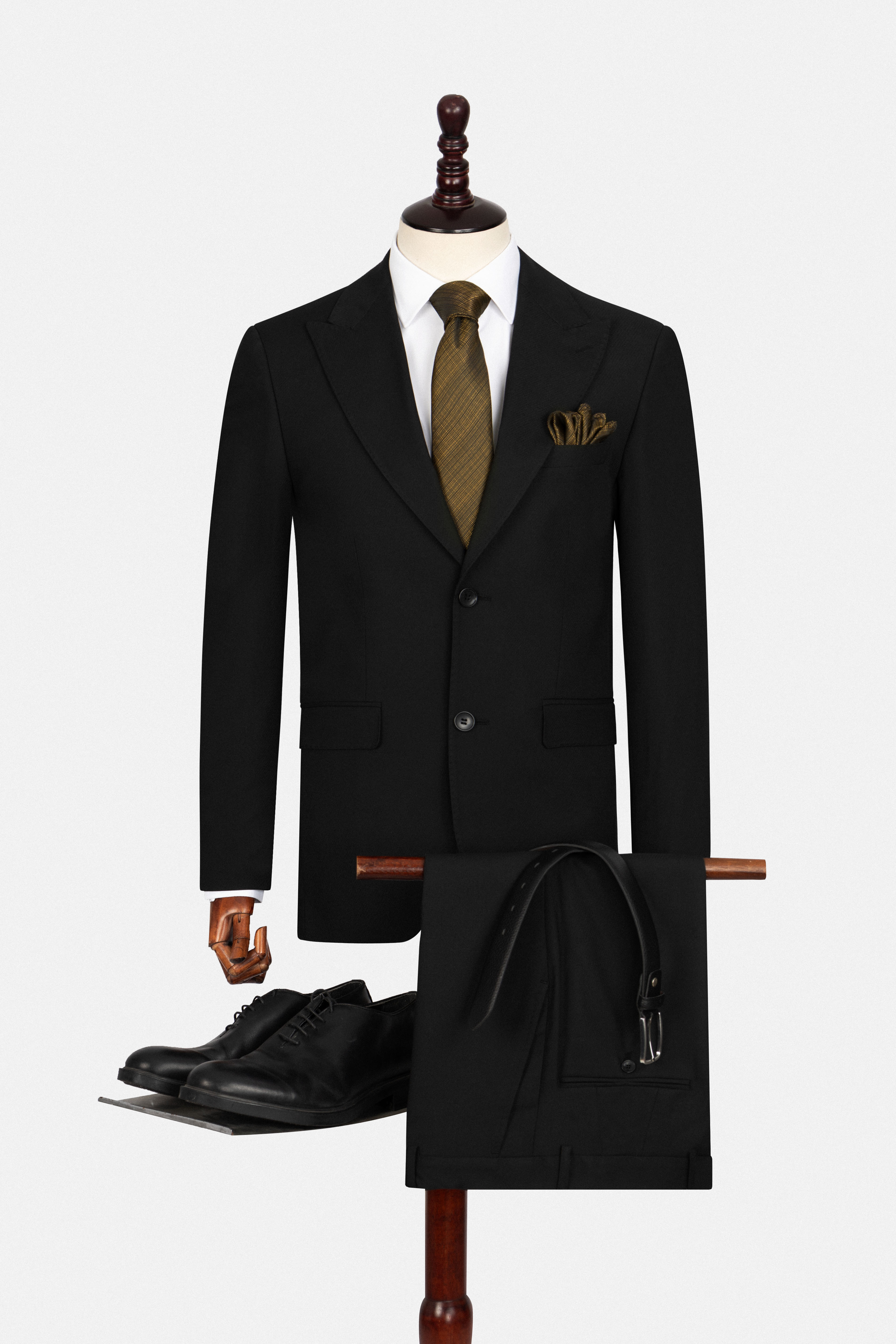 بدلة لون أسود