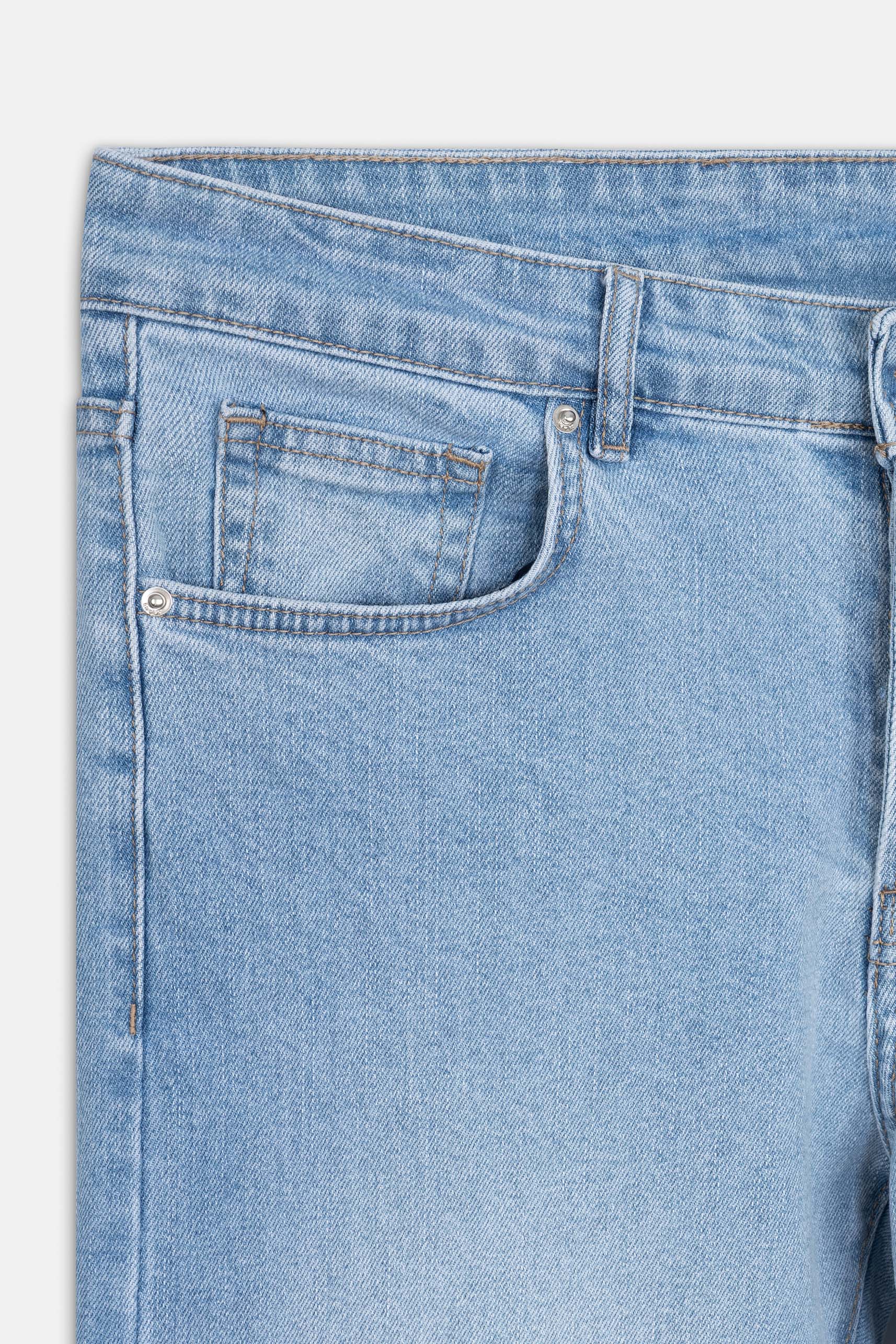 Light Wash Jeans