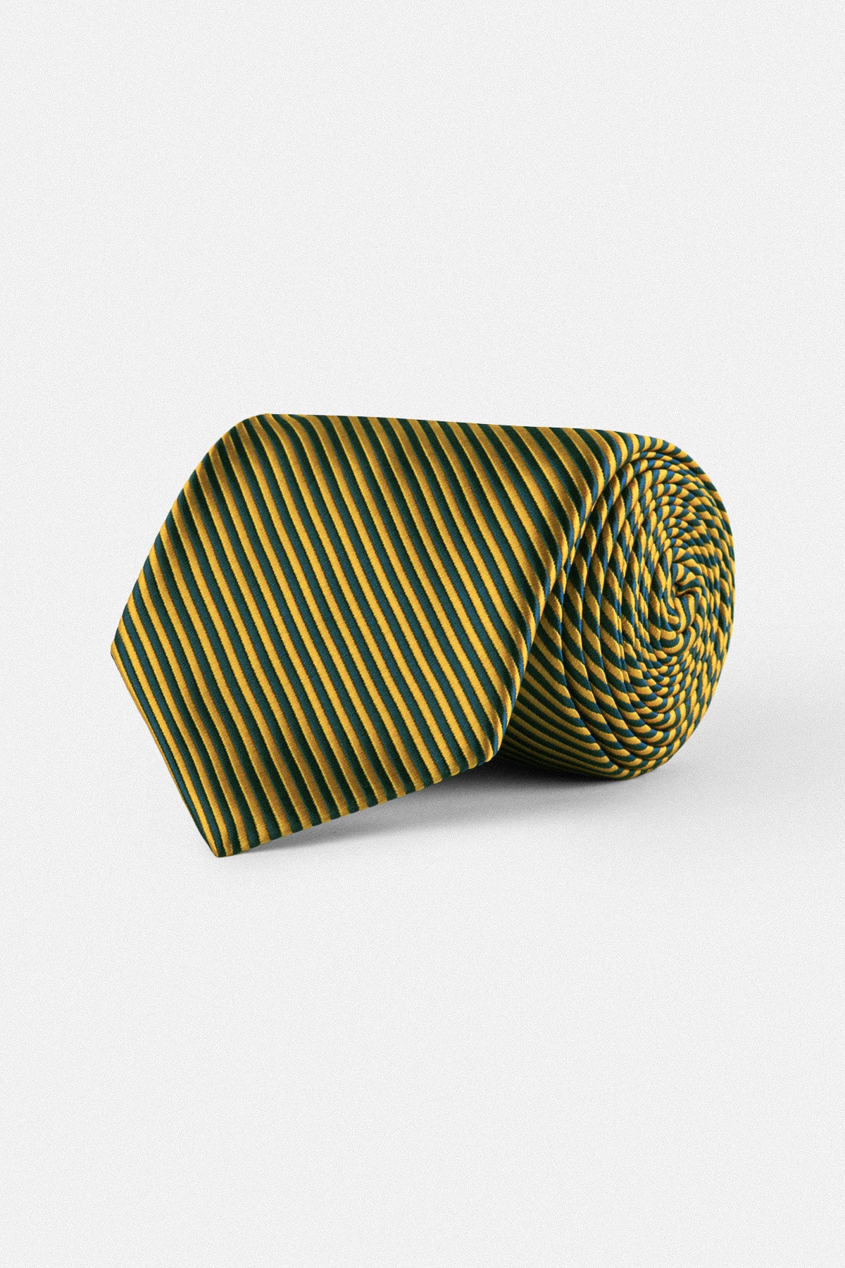 ربطة عنق مخططة باللون الذهبي مع منديل