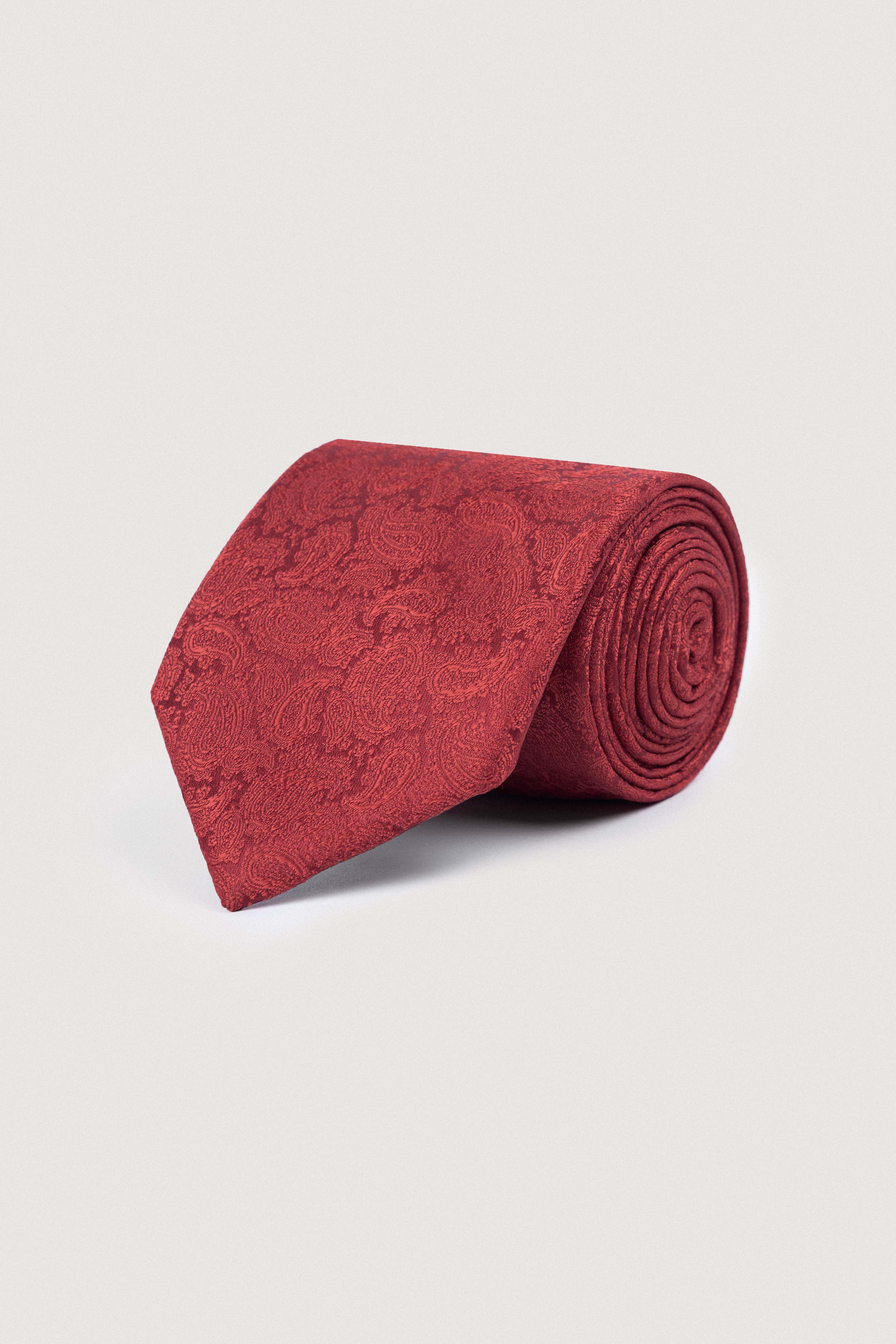 Red Jacquard Necktie with Handkerchief