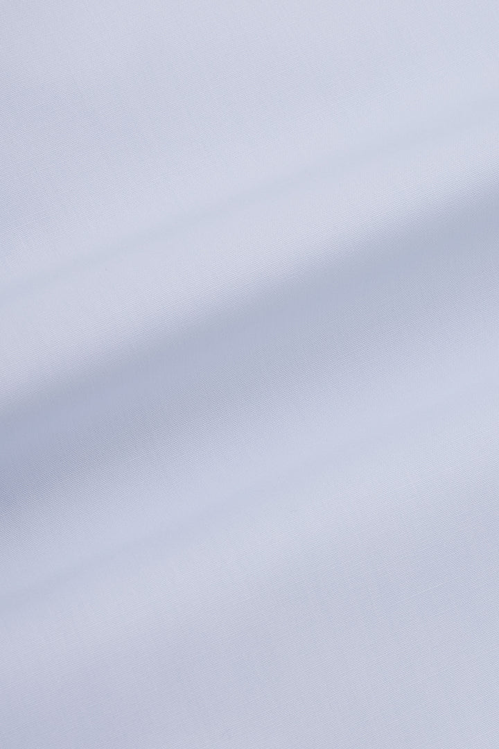 قميص كلاسيكي داكرون بلون أزرق فاتح 