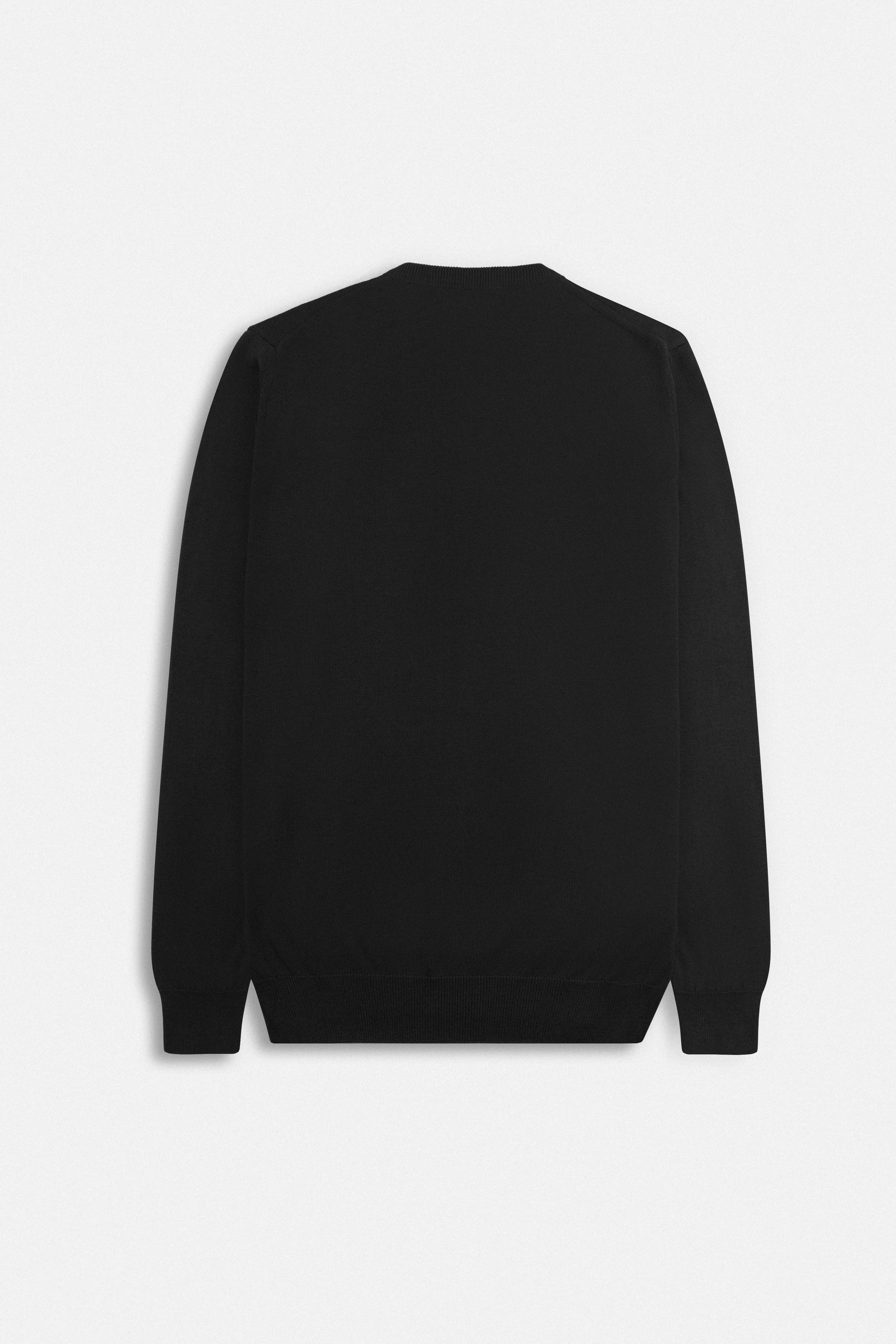 V-Neck Black Pullover