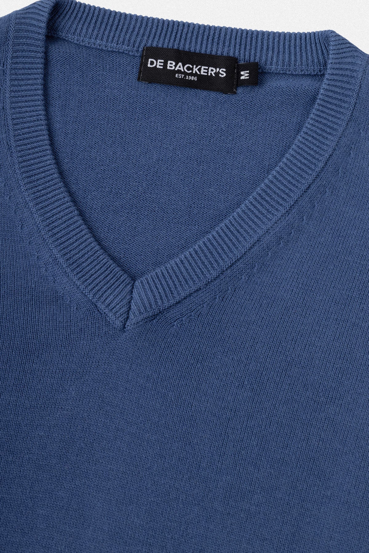 V-Neck YInMn Blue Pullover