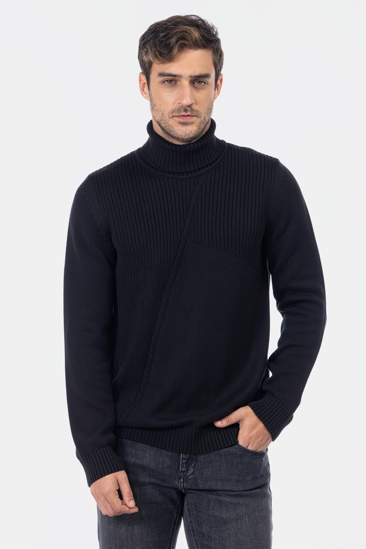 Jacquard Knitted High-neck Black Pullover