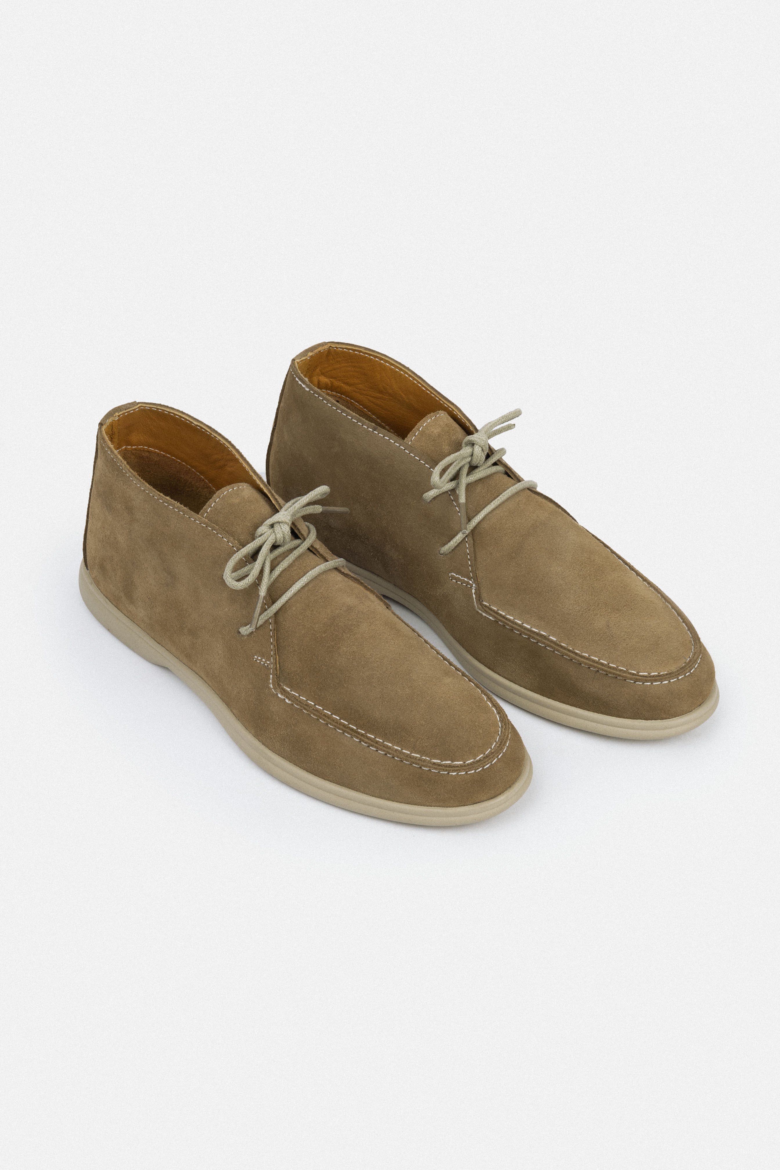 Coyote Beige Chamois Chukka Boots