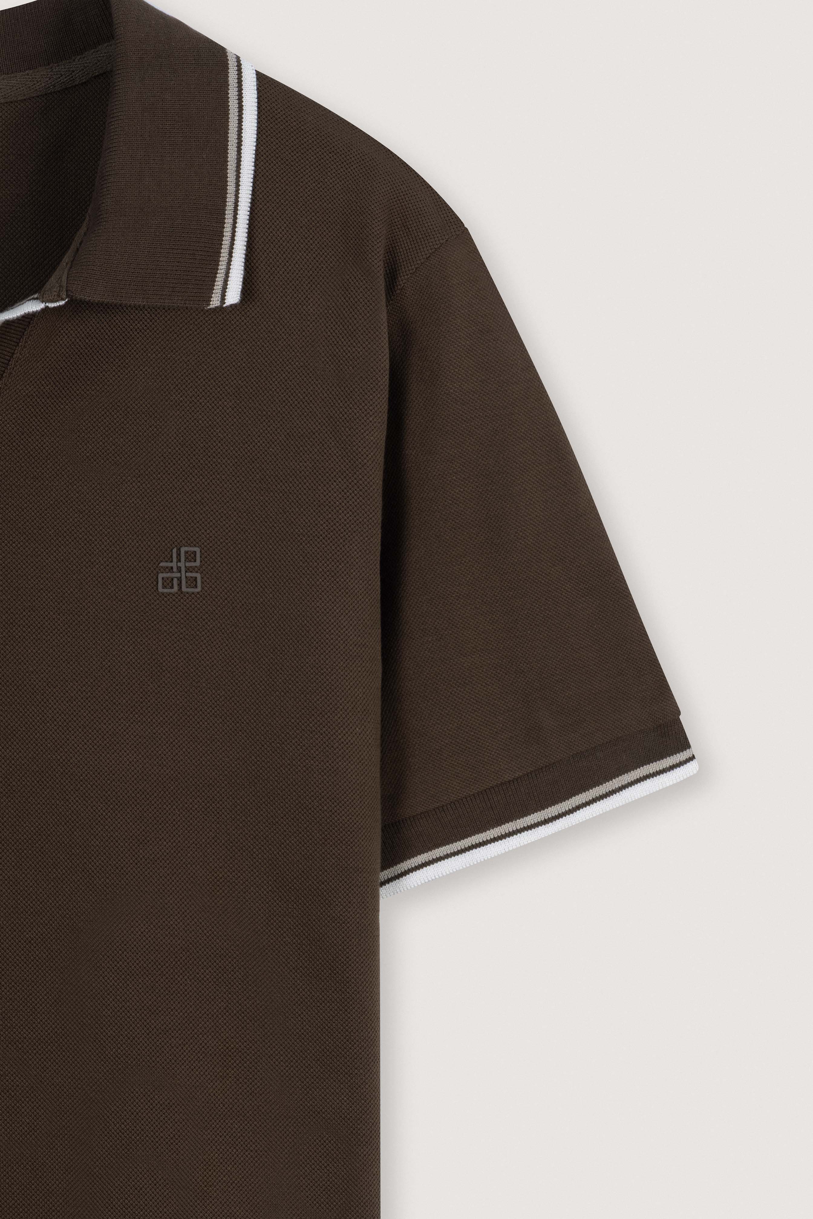 بولو بني v-neck بيكا