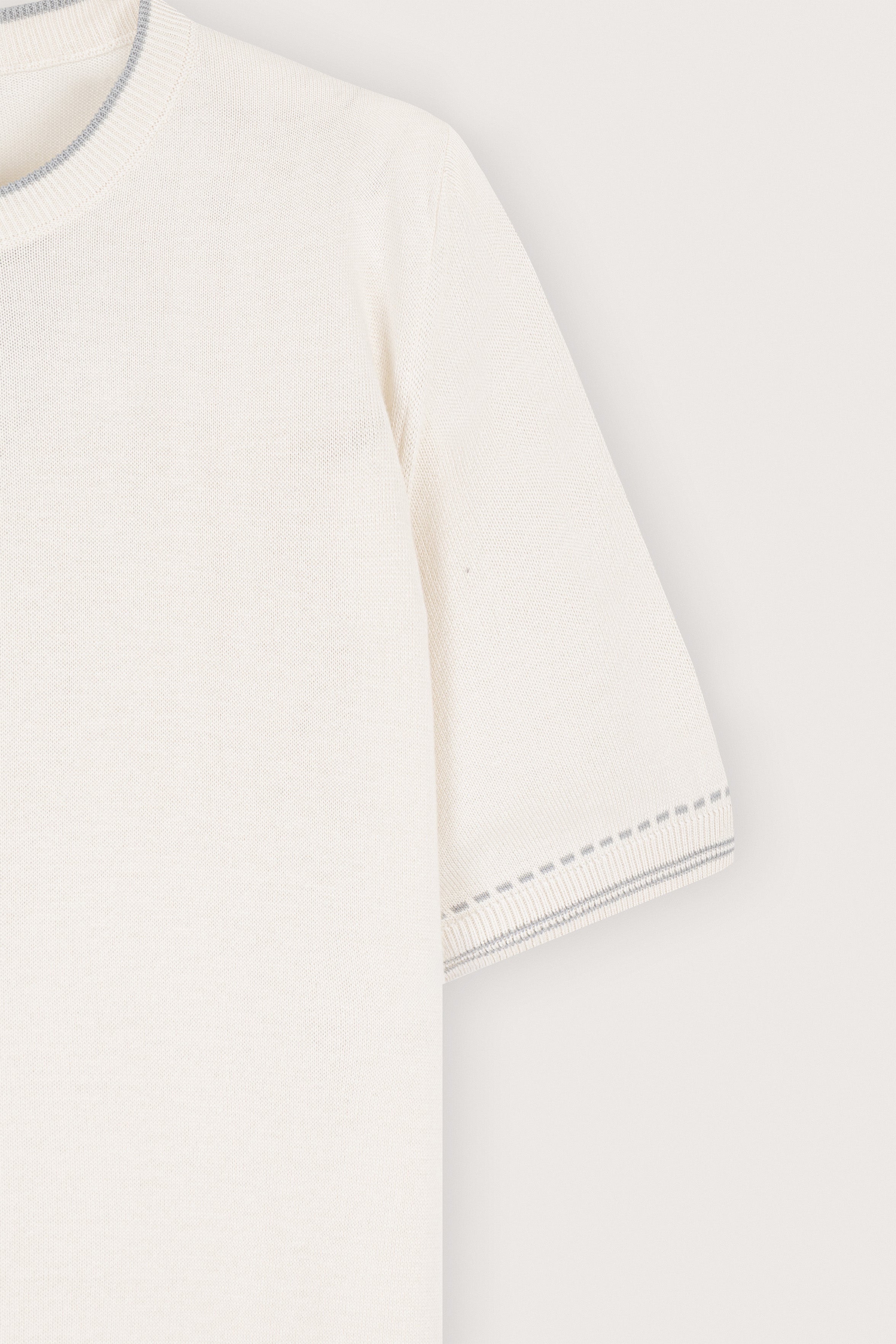White Knitted Round Neck T-shirt
