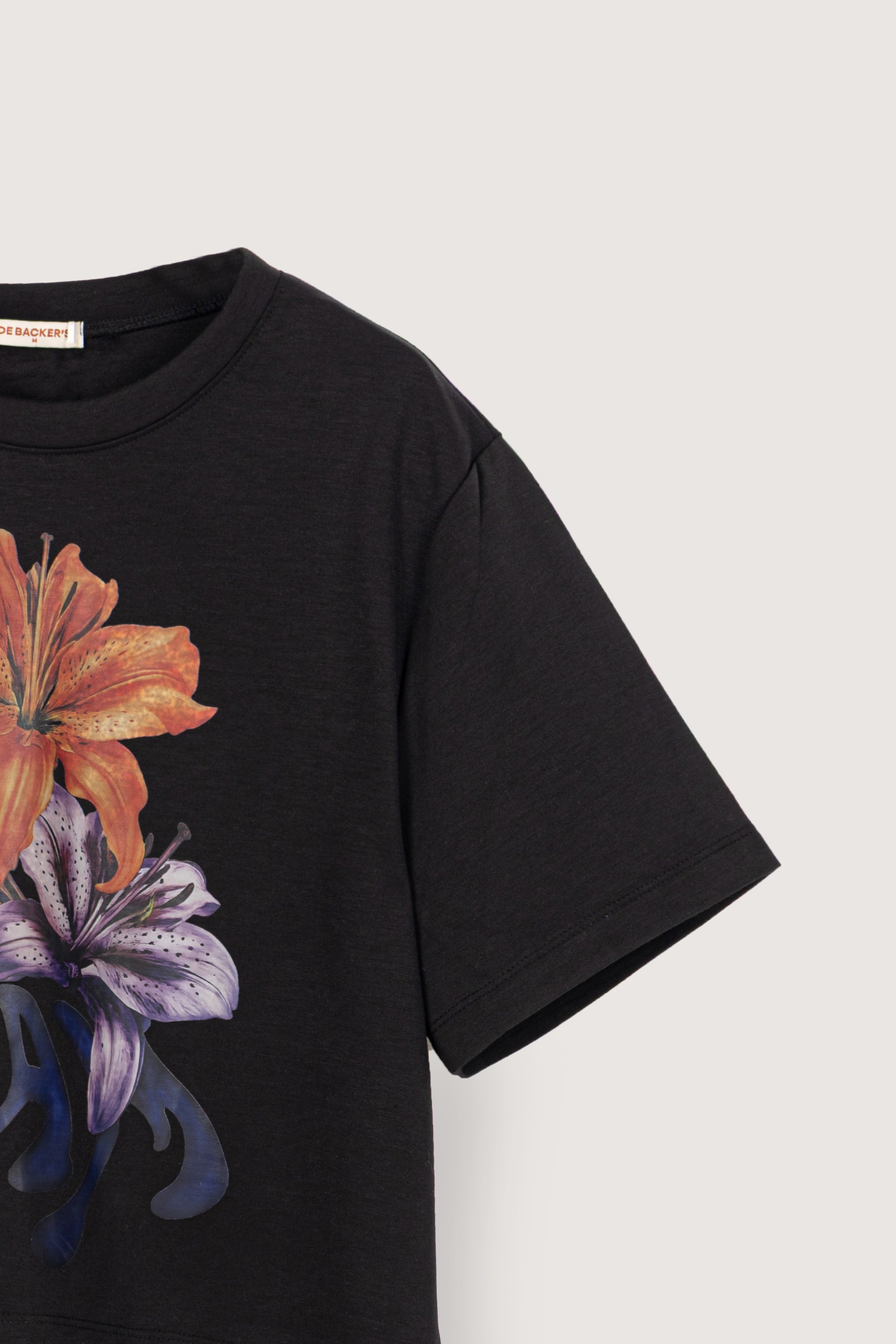 Black Long Back T-shirt - De Backers - 3
