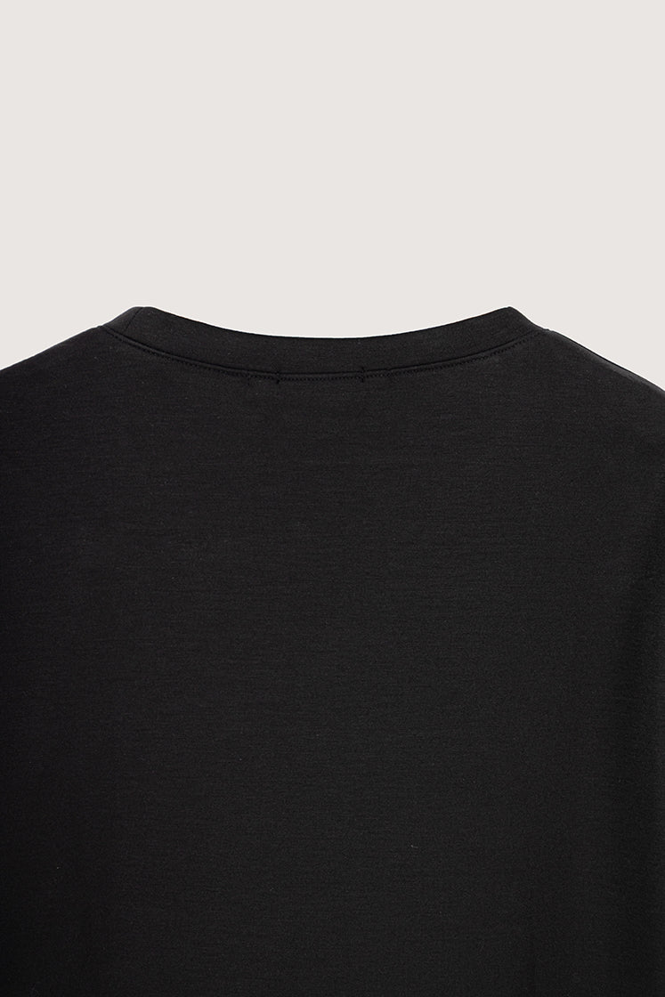 Black Long Back T-shirt - De Backers - 4