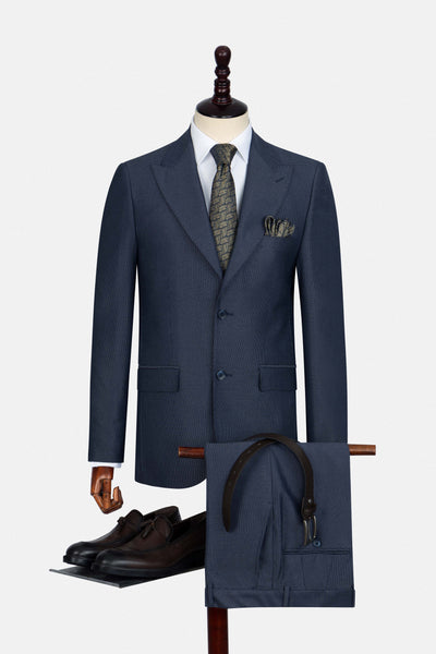 بدلة لون كحلي بنقش