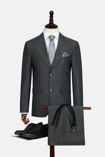 بدلة رمادية بنقش