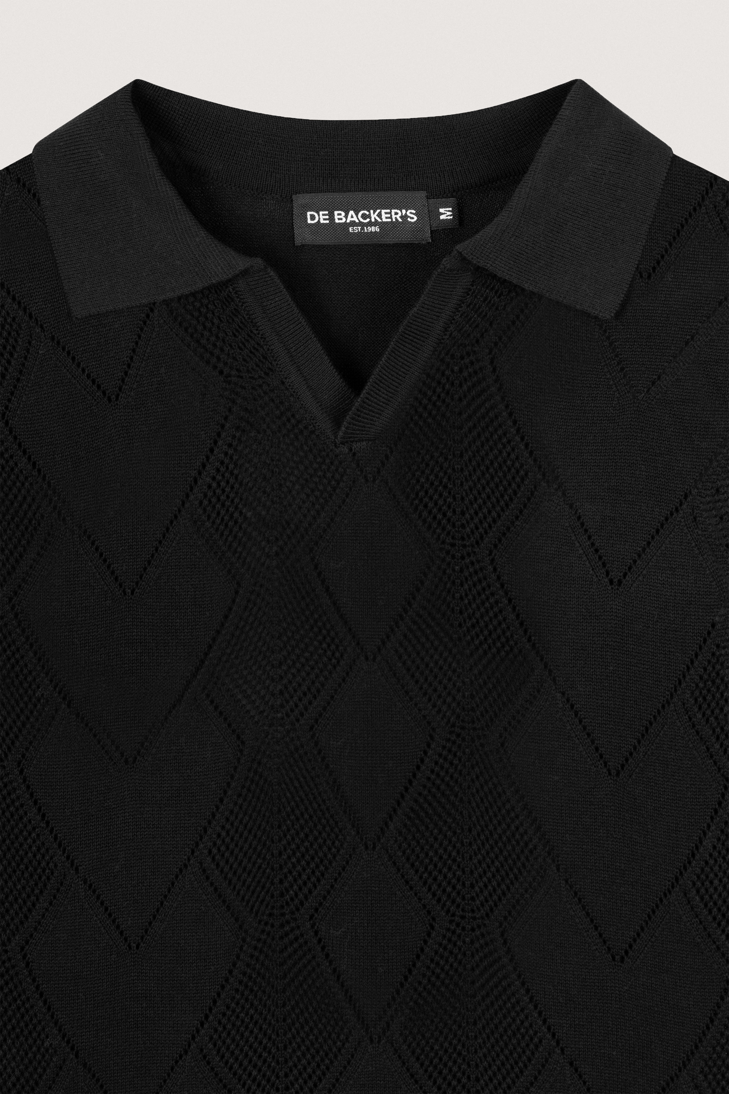 بولو أسود v-neck تريكو