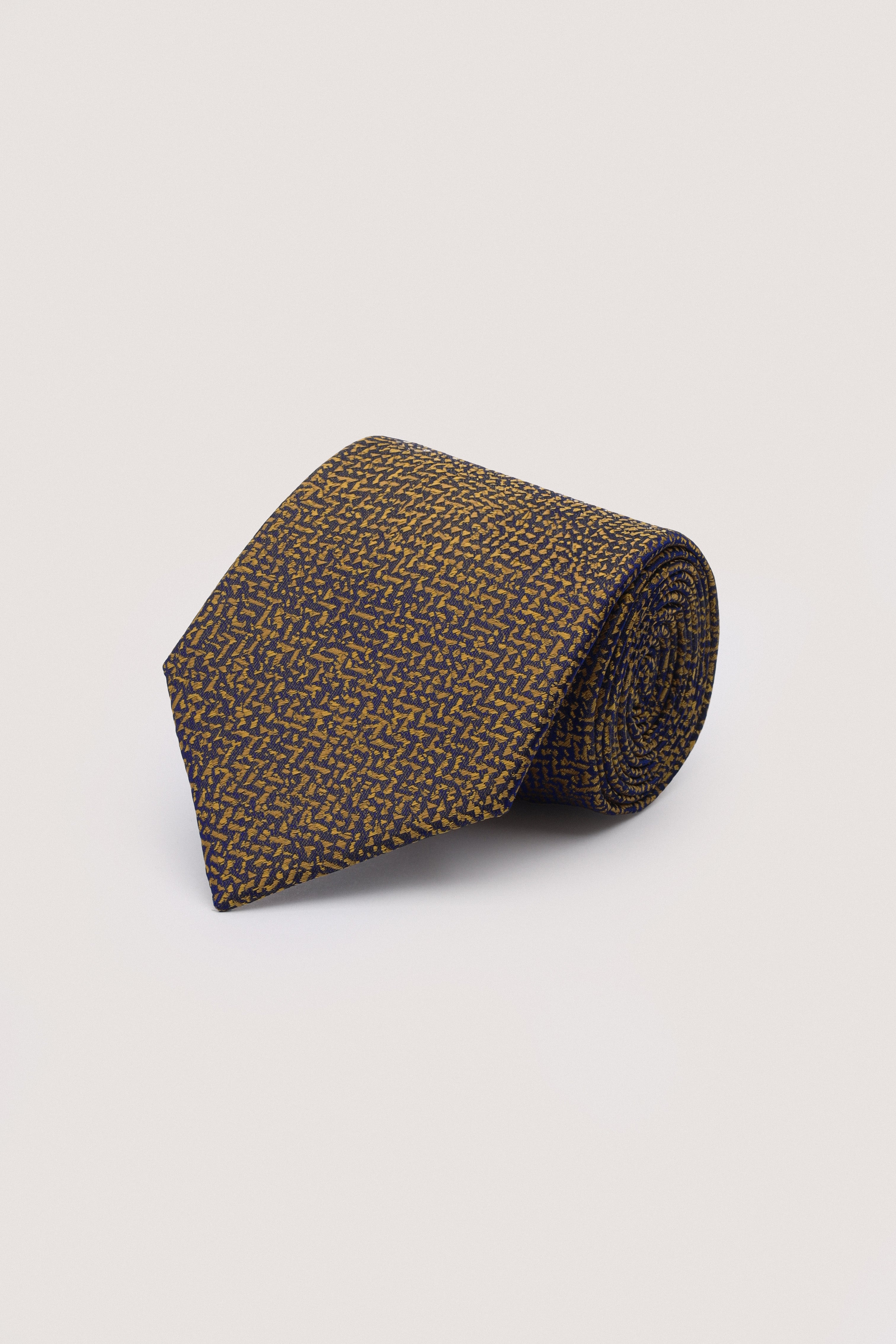 Brown Necktie with Handkerchief