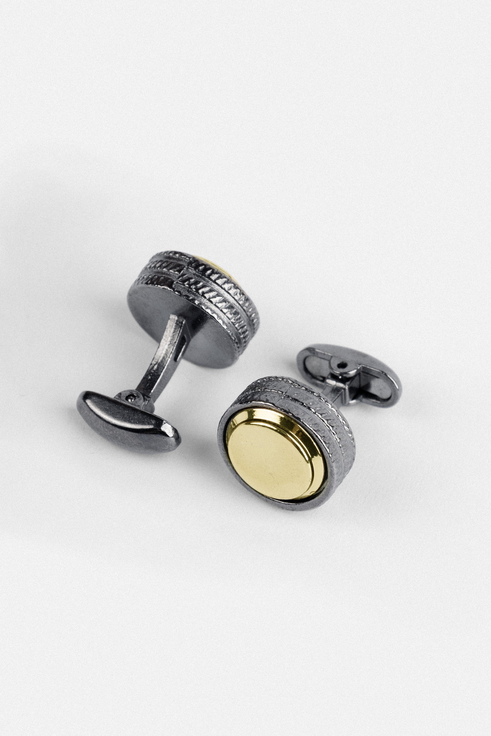 Round-shaped Gold Cufflinks