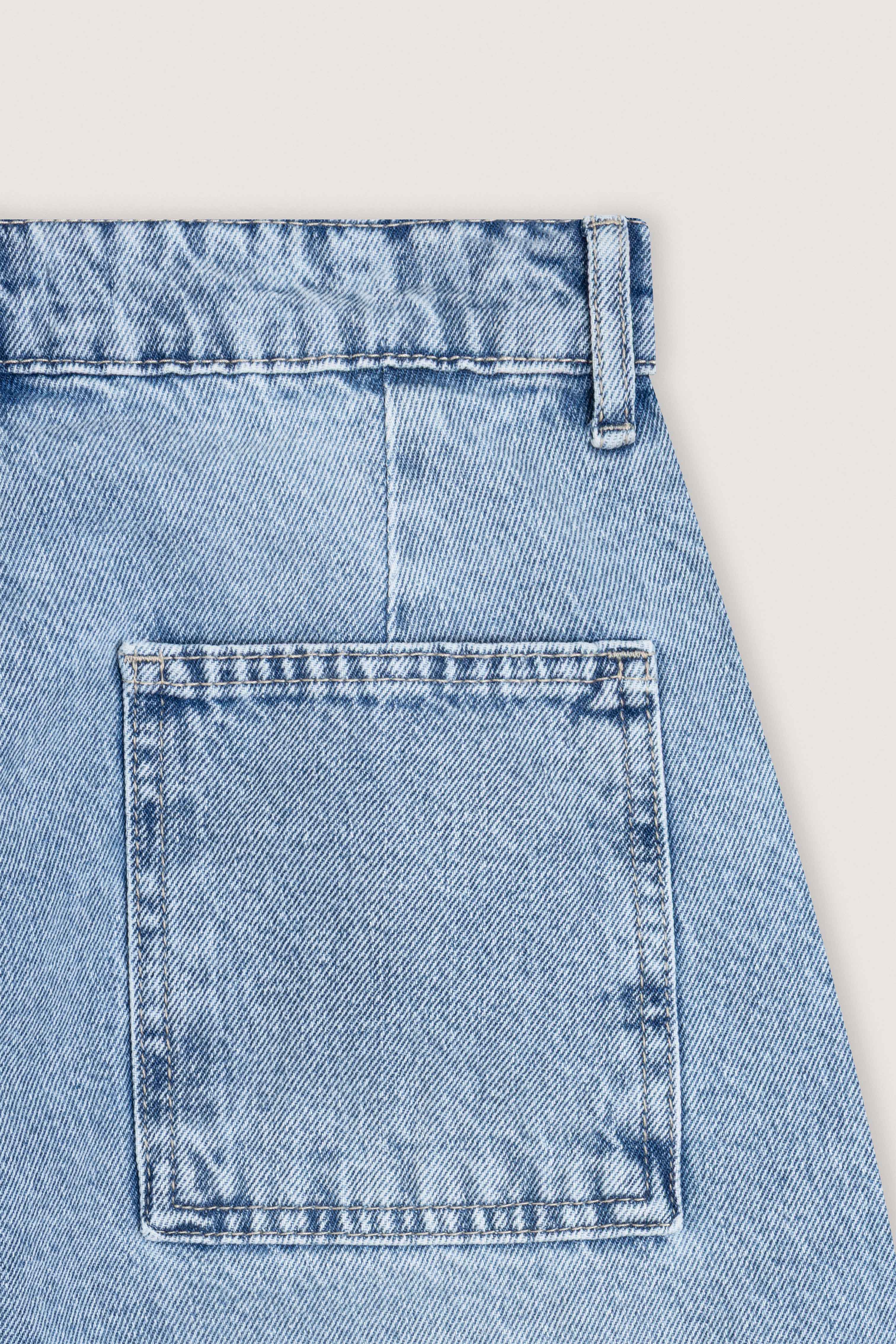 Light Wash Baggy Women's Jeans - De Backers - 4