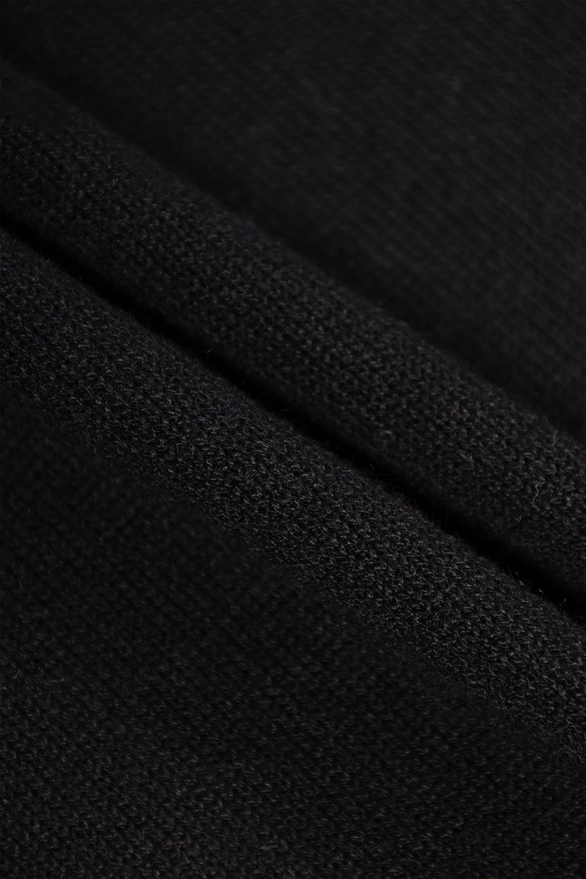Black V-Neck Pullover - De Backers - 4