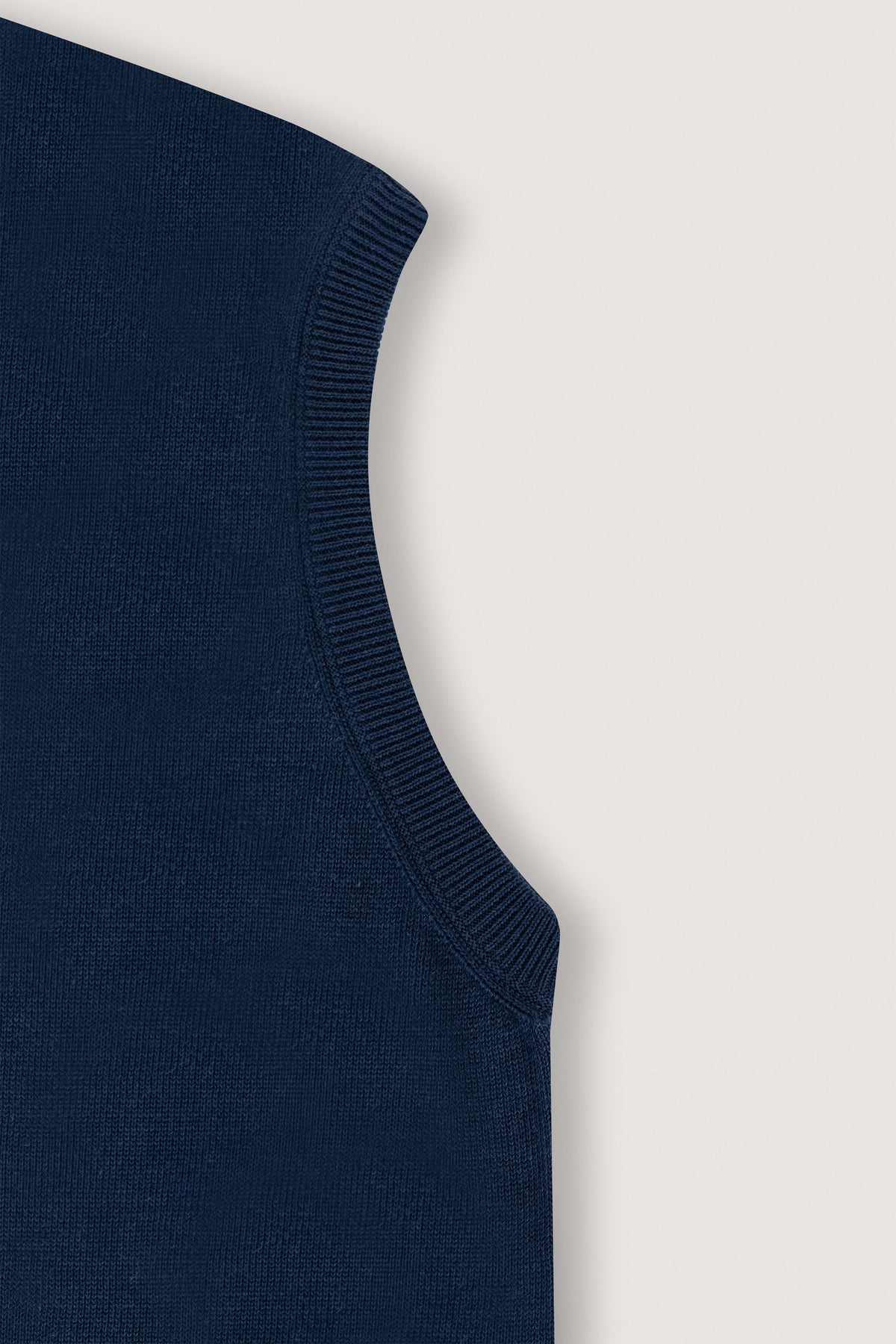 Navy V-Neck Knitted Vest - De Backers - 4