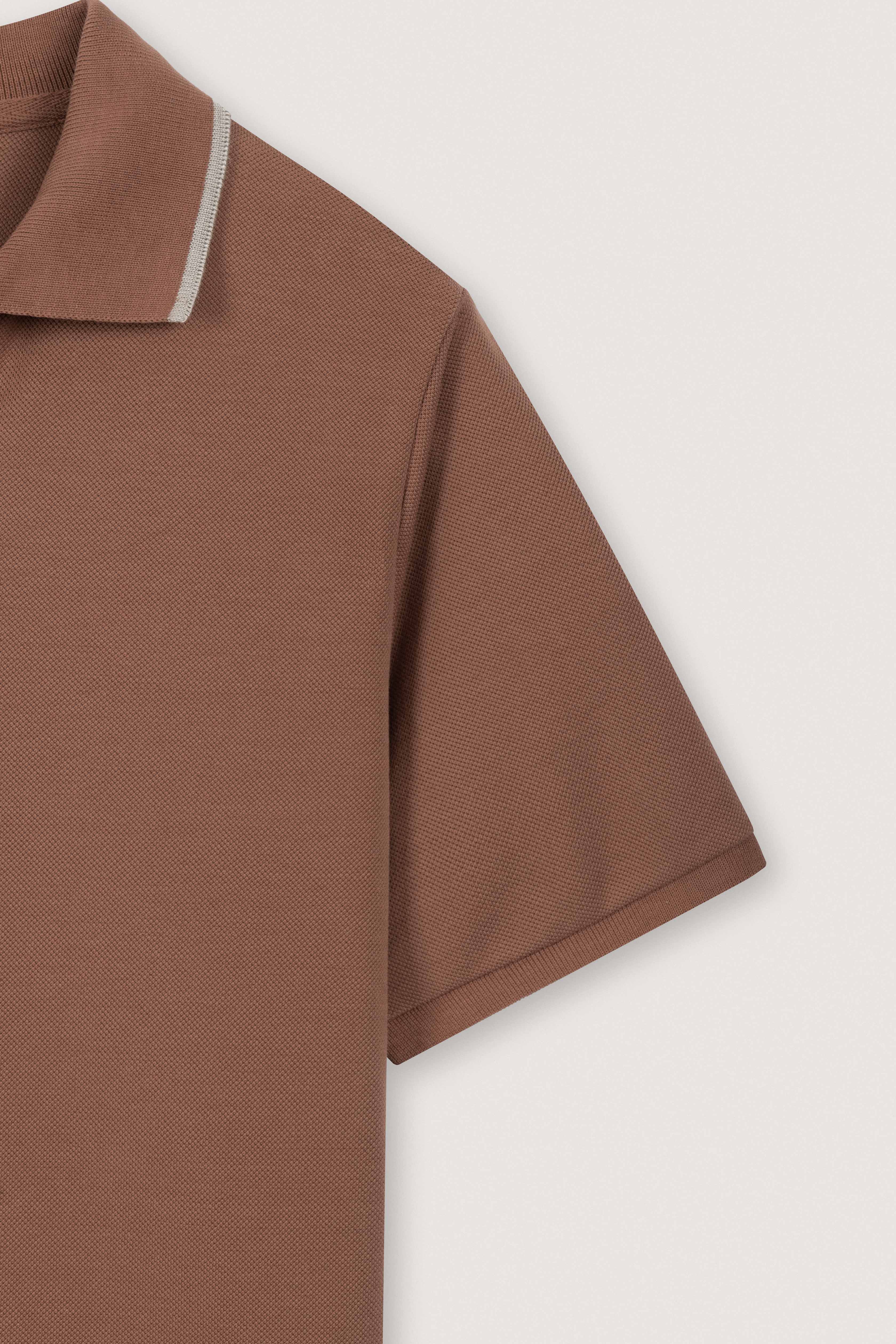 بولو بني v-neck بيكا