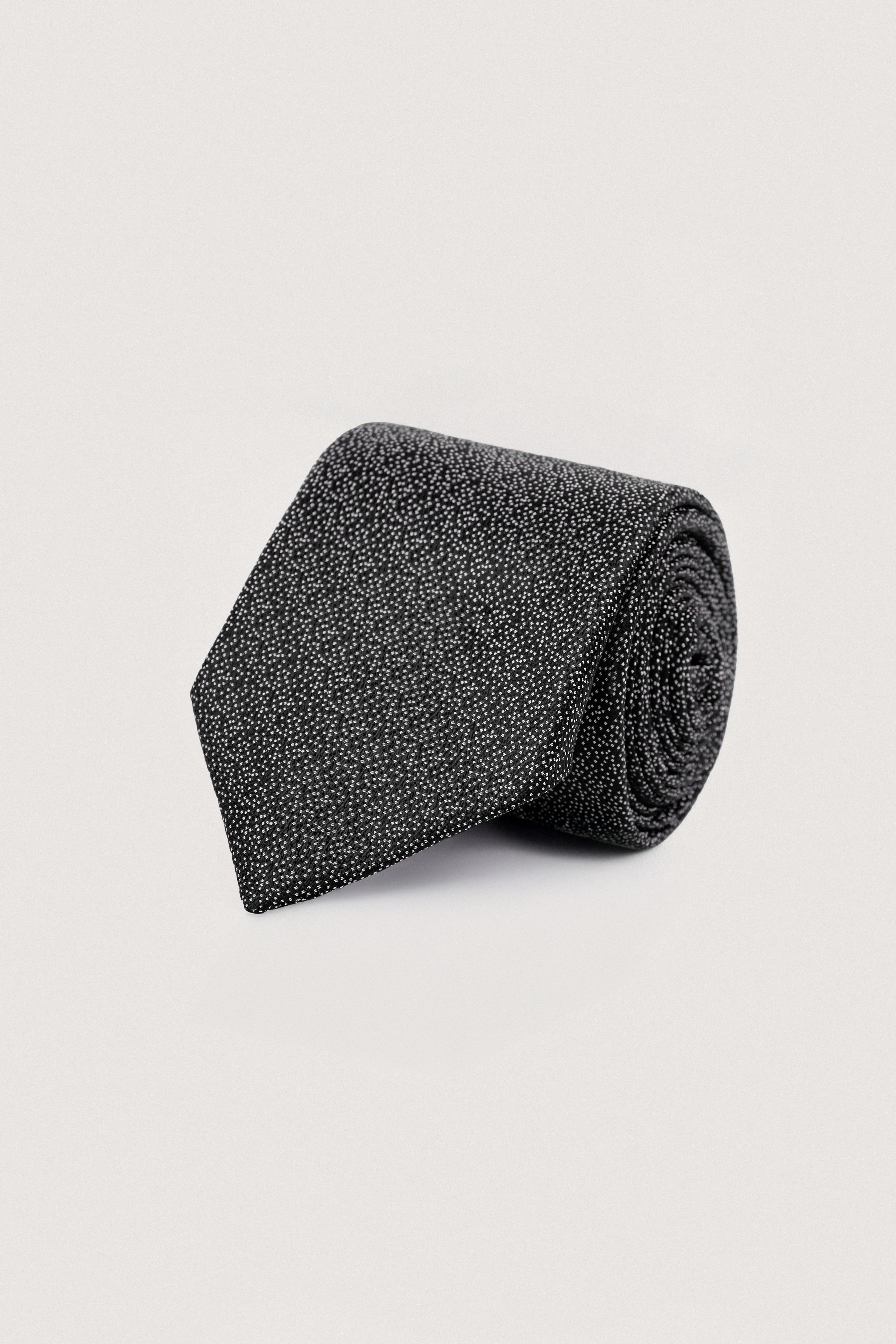 Black Jacquard Necktie with Handkerchief