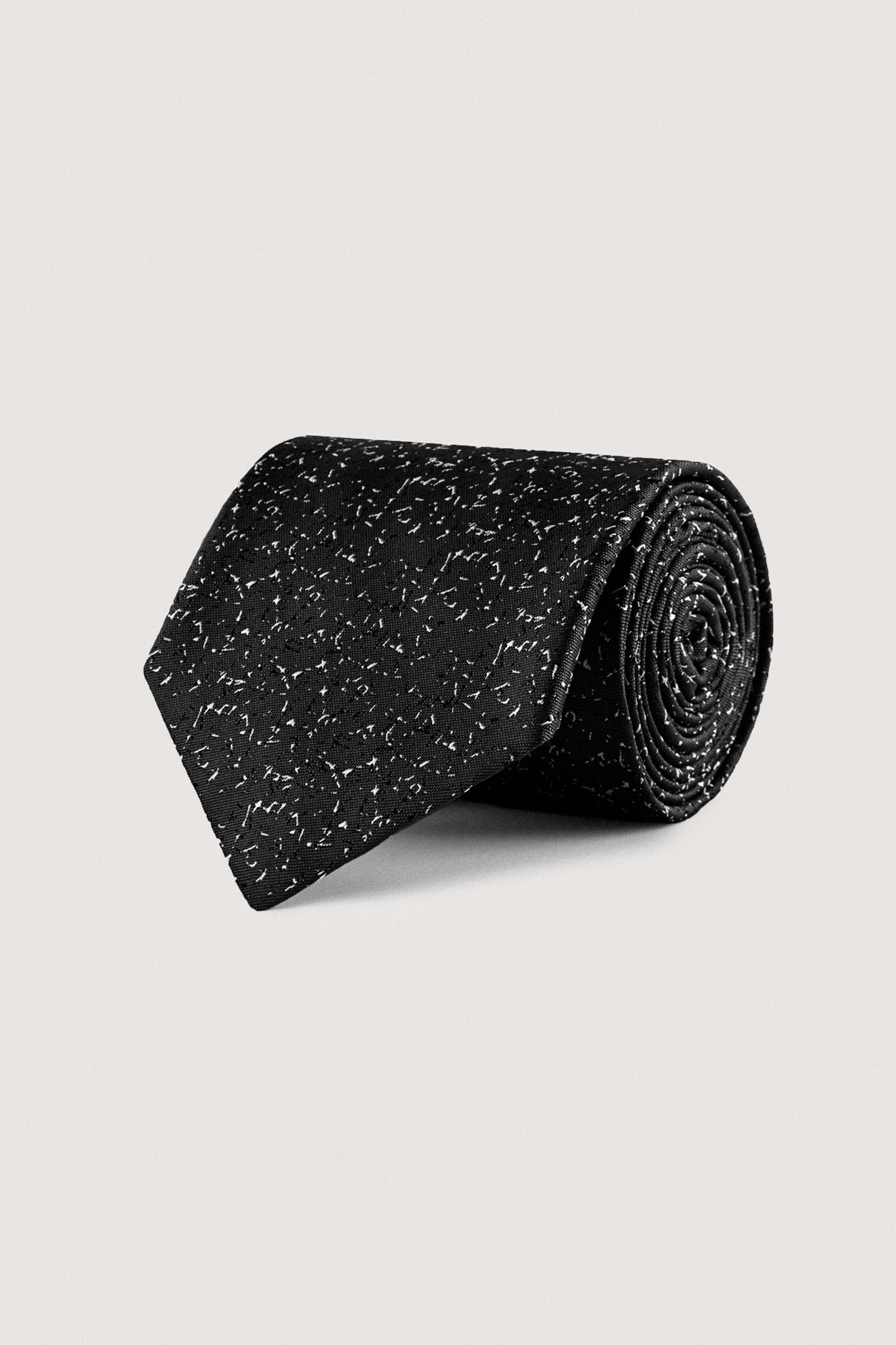 Black Jacquard Necktie with Handkerchief