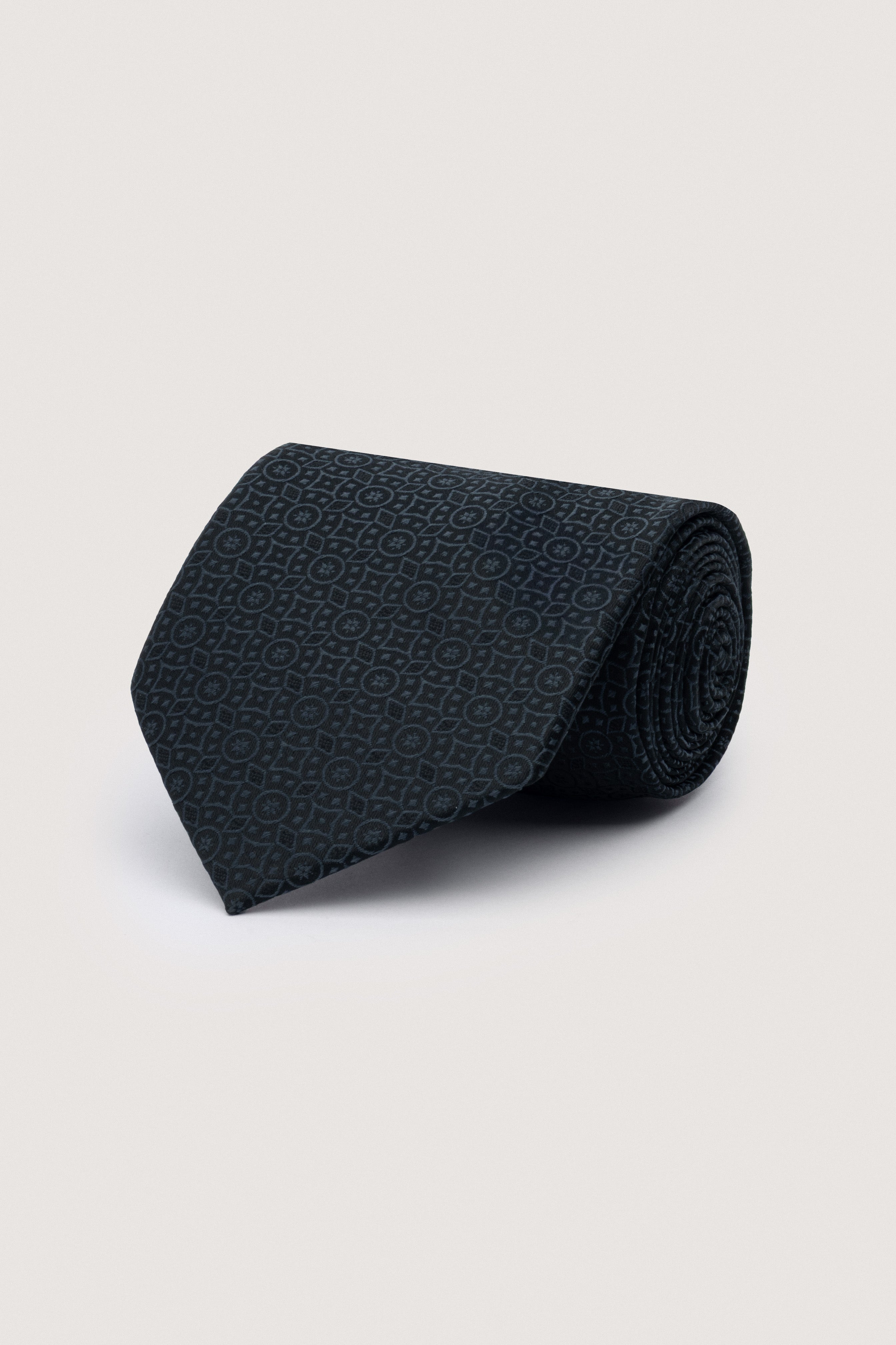 Black Jacquard Necktie with Handkerchief
