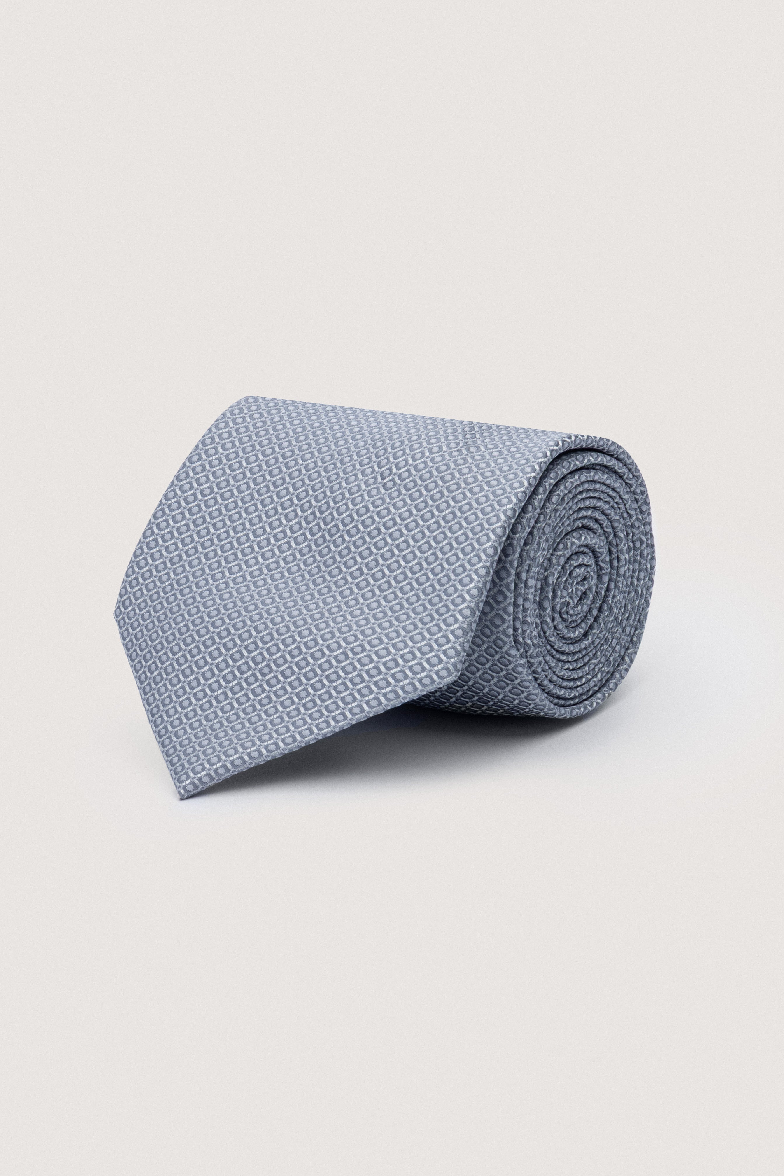 Light Gray Necktie with Handkerchief