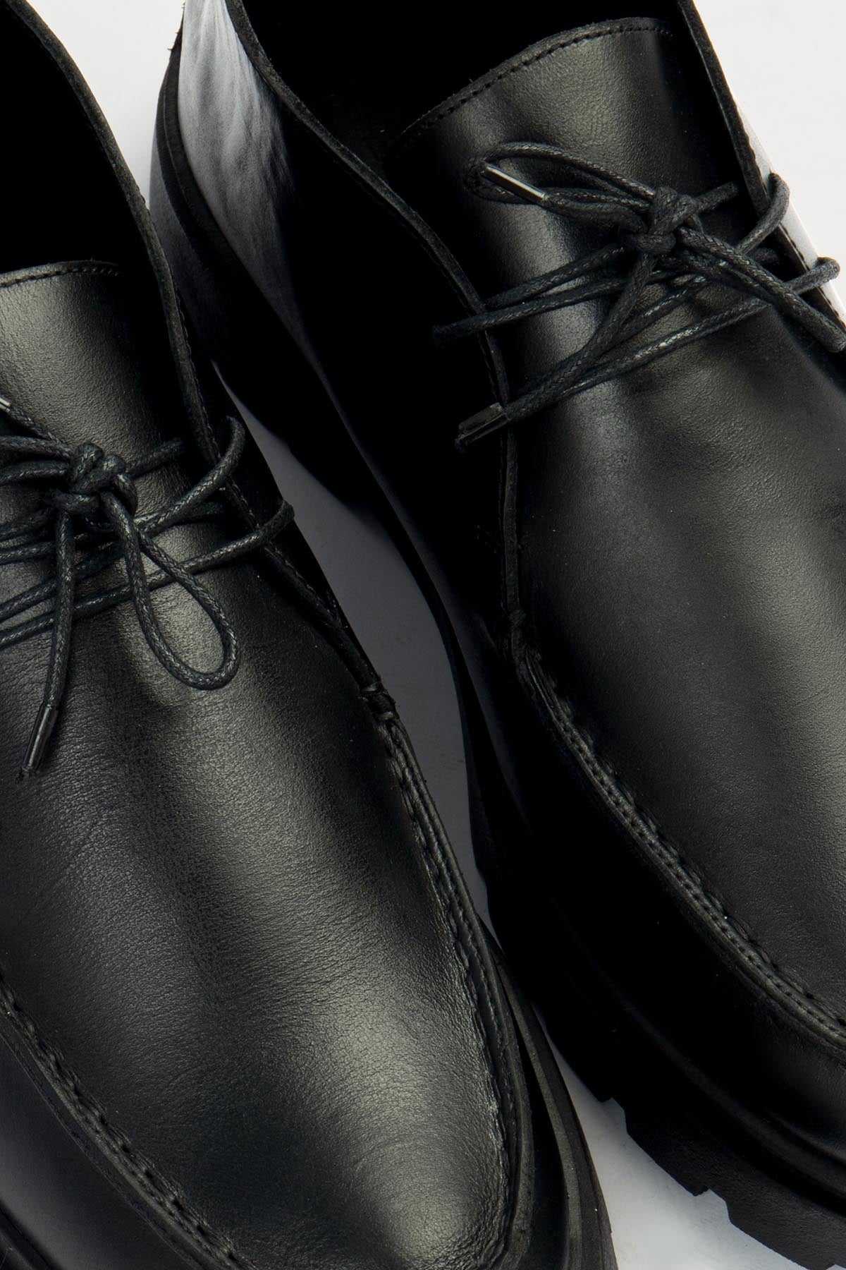 Black Leather Moc-Toe Lace-Up Shoe