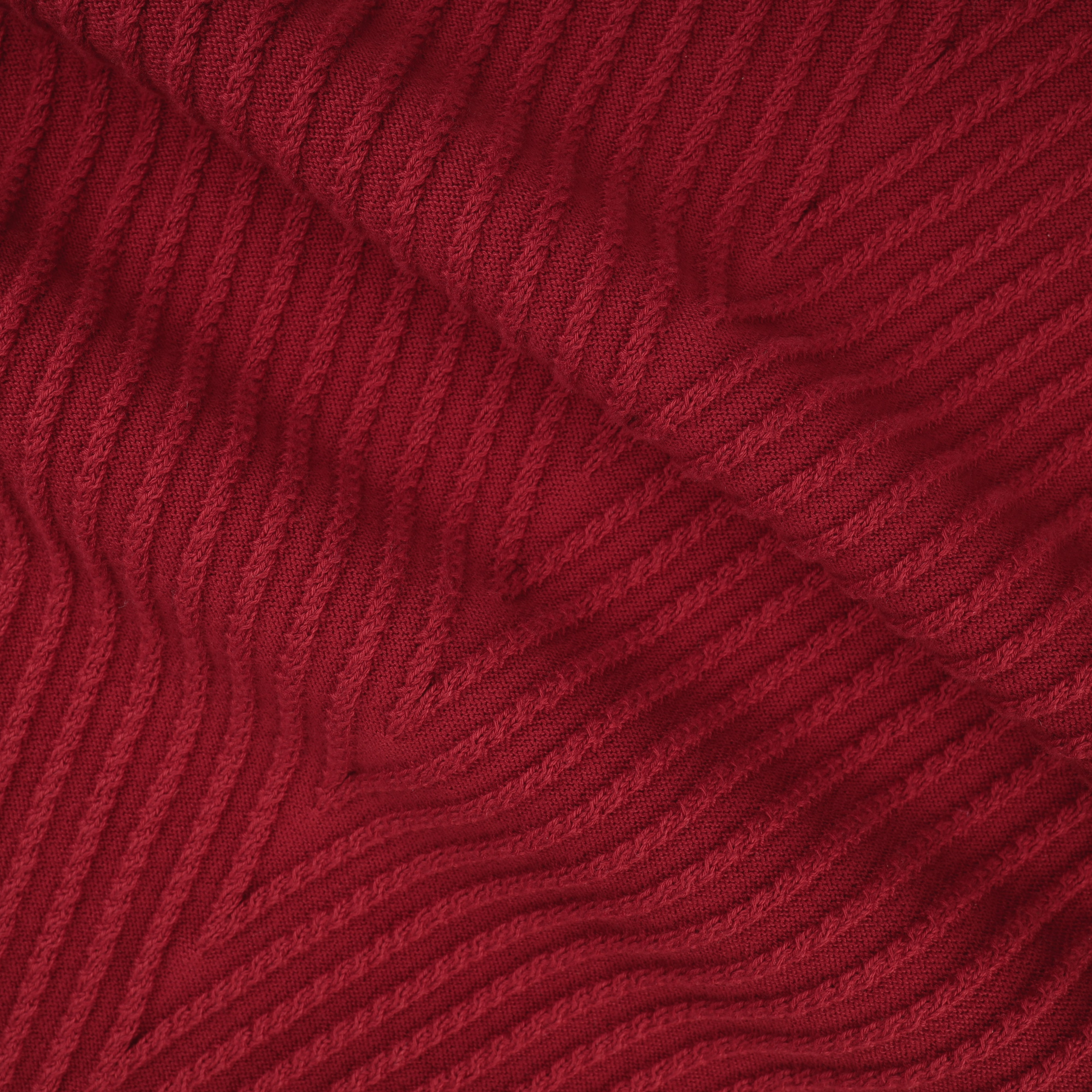 بلوفر برقبة عالية